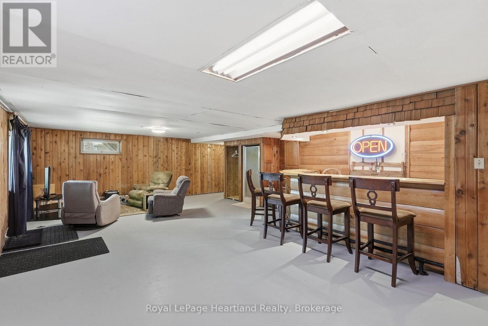 2058 James Street Property Photo 30