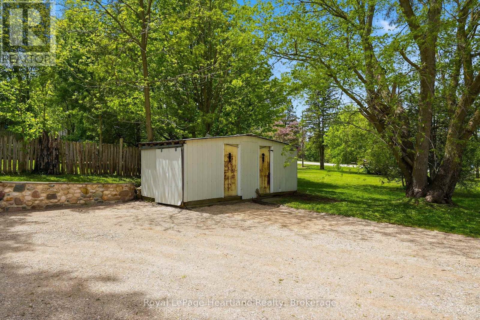 2058 James Street Property Photo 32