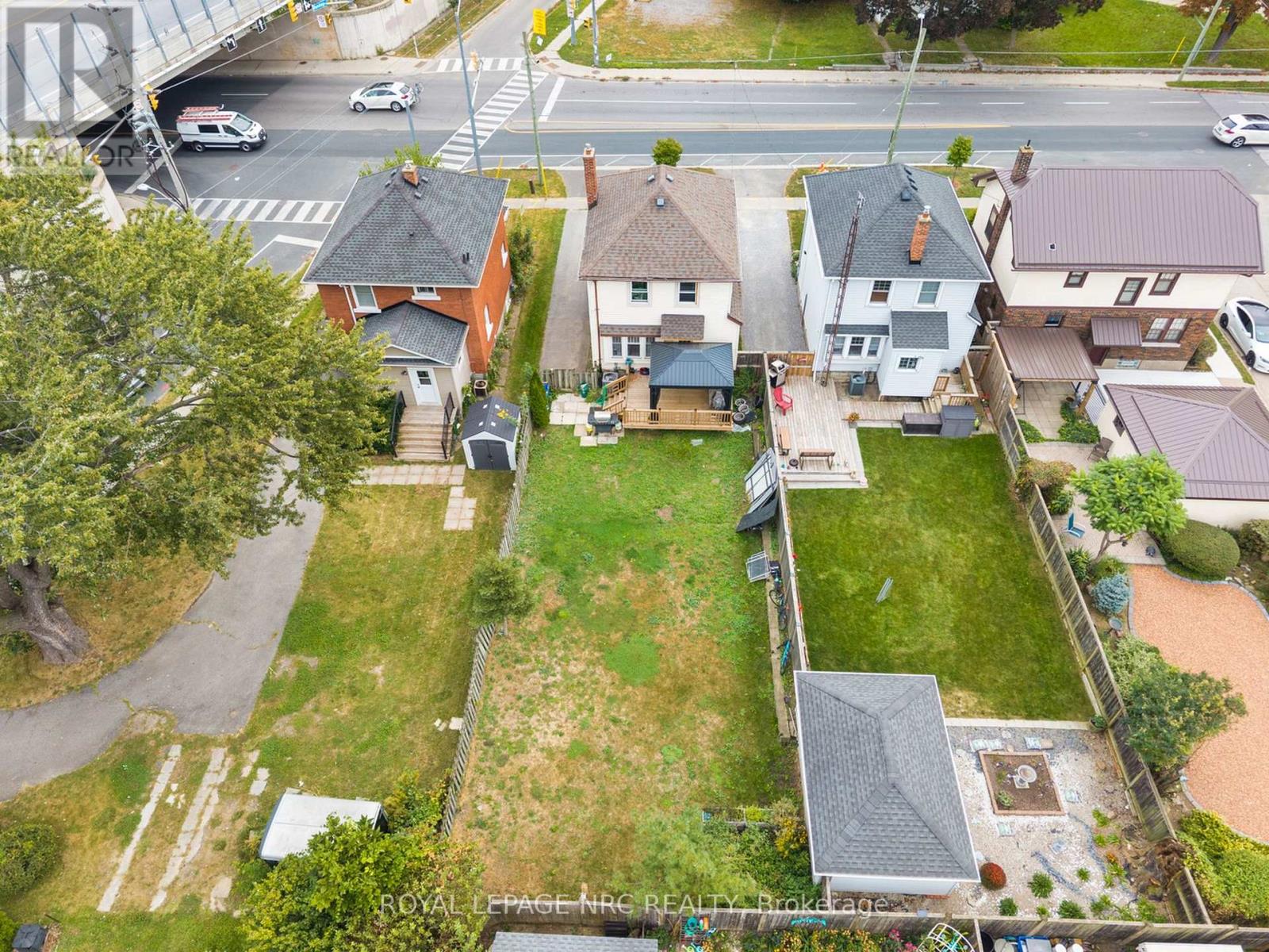 243 Geneva Street Property Photo 33