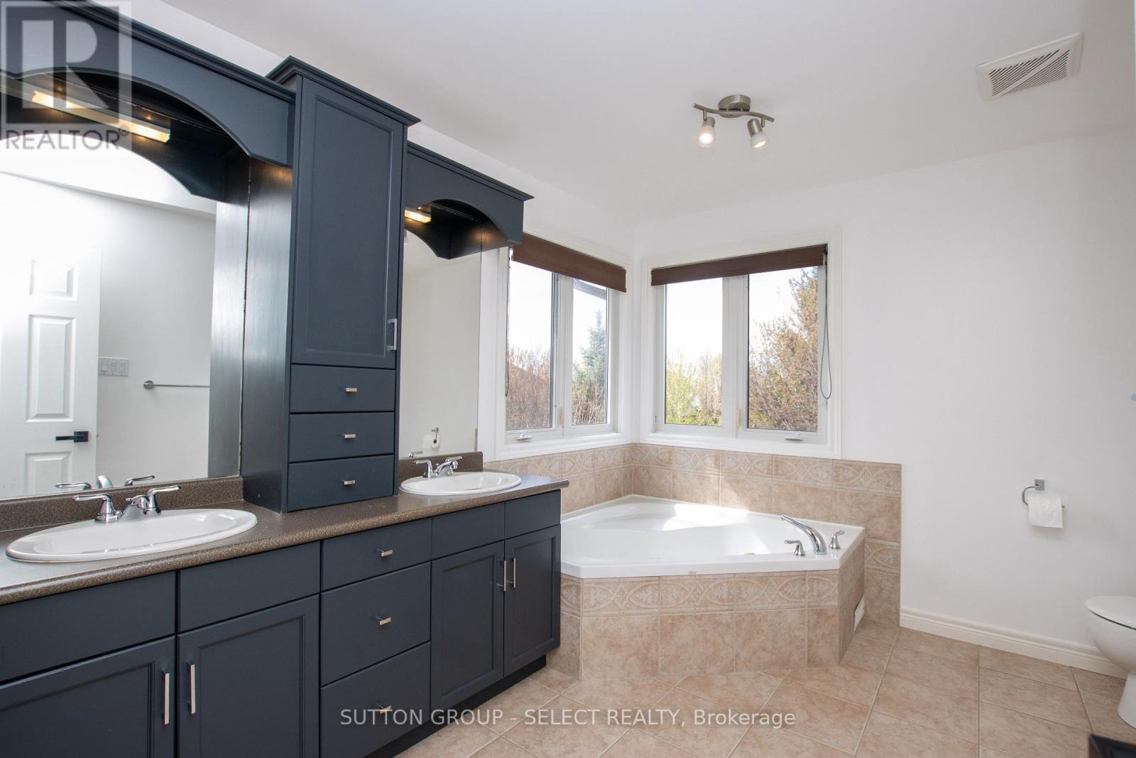 4125 Masterson Circle Property Photo 29