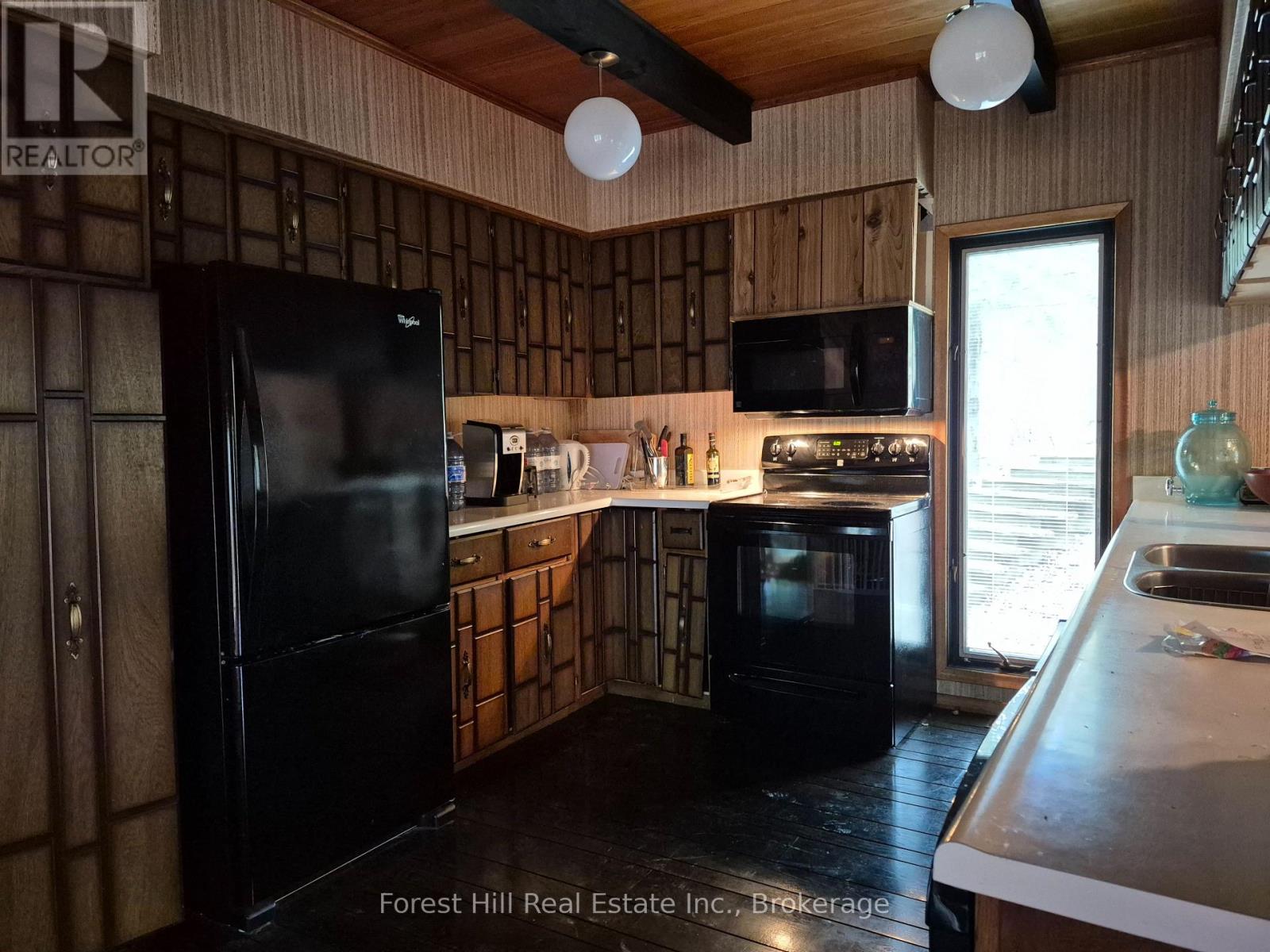 160 West Point Sands Road Property Photo 8
