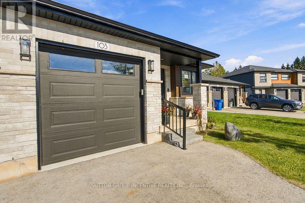 103 Jefferey Way Property Photo 3