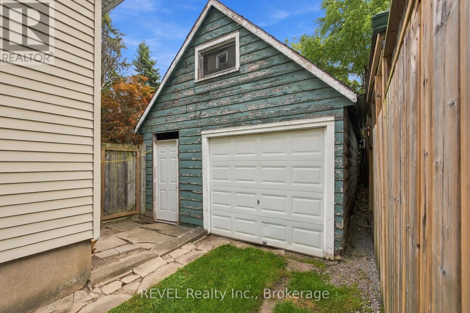 132 Hellems Avenue Property Photo 8