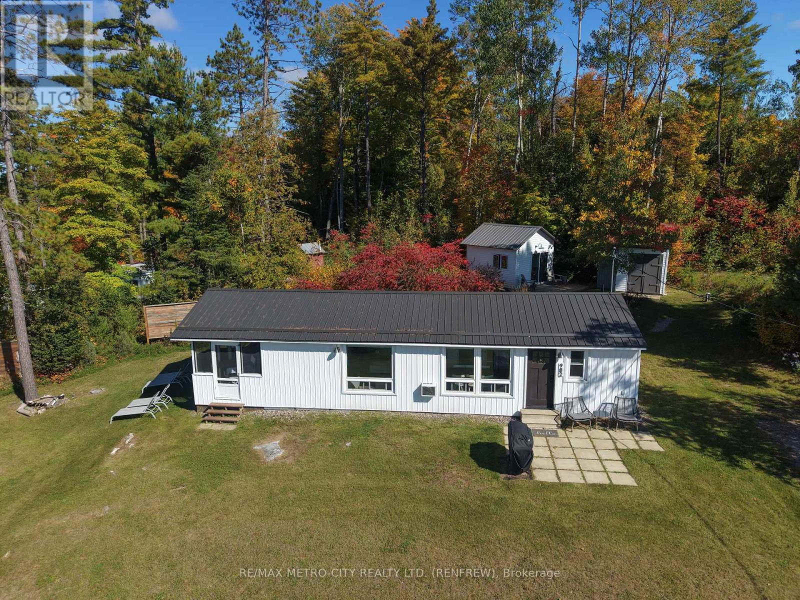 982 Stones Lake Road Property Photo 3