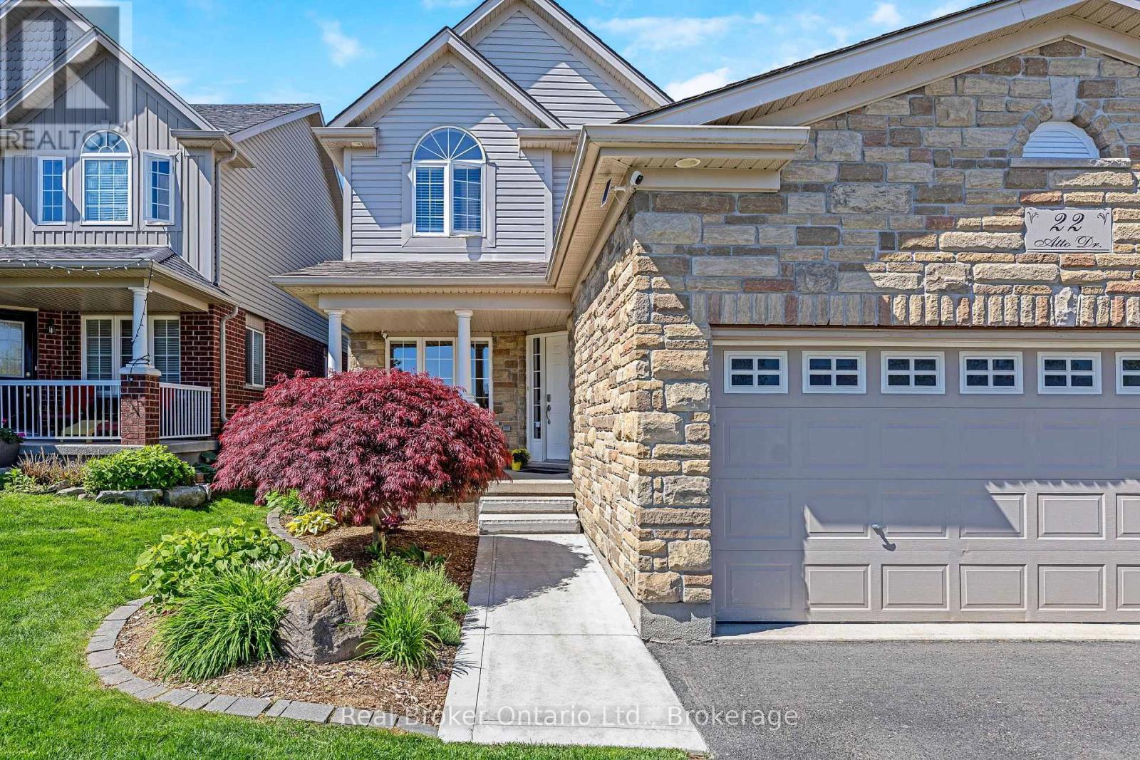 22 Atto Drive Property Photo 3