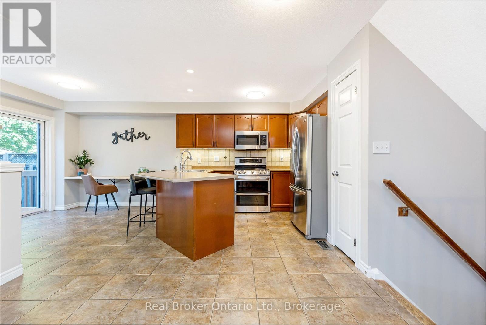 22 Atto Drive Property Photo 11