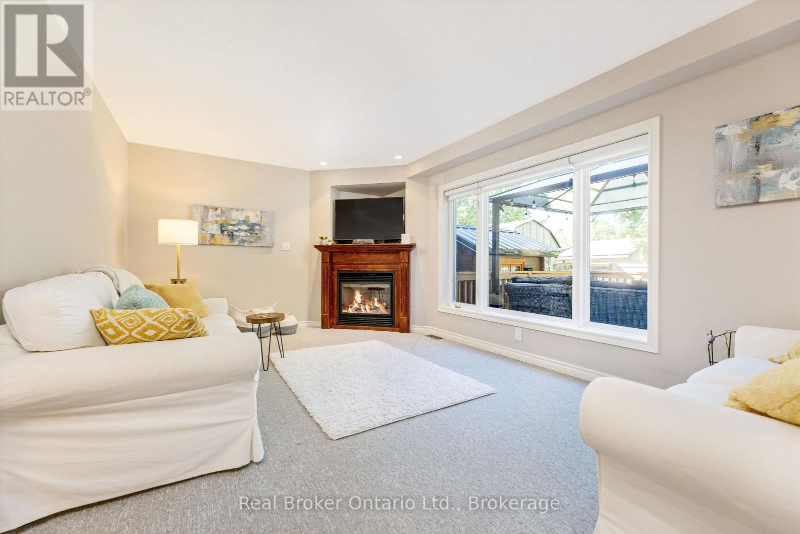 22 Atto Drive Property Photo 15