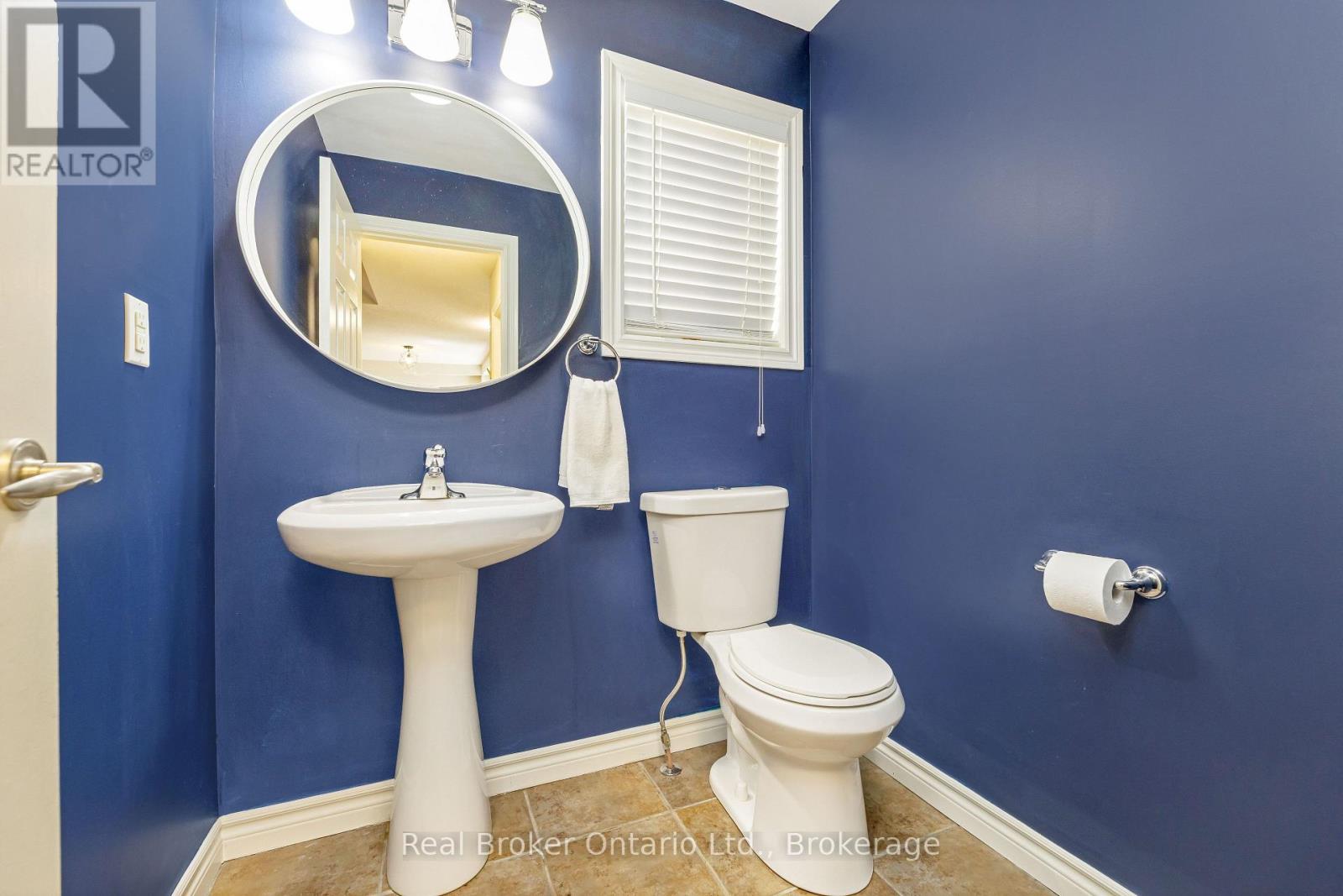22 Atto Drive Property Photo 18