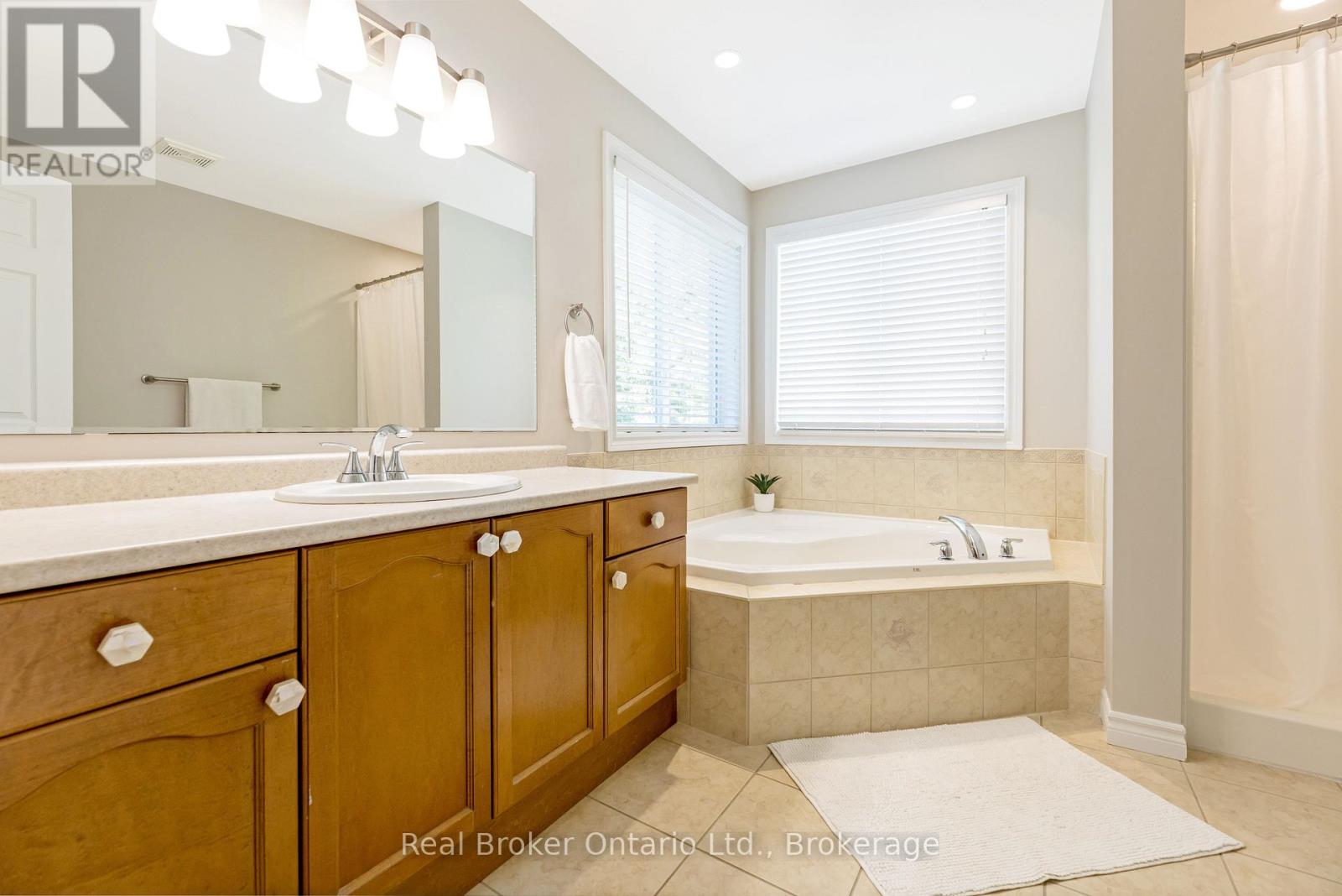 22 Atto Drive Property Photo 22