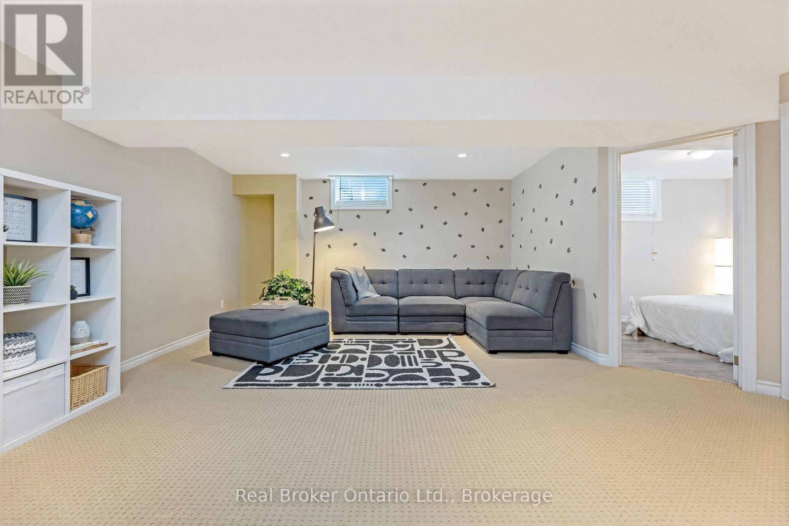22 Atto Drive Property Photo 27