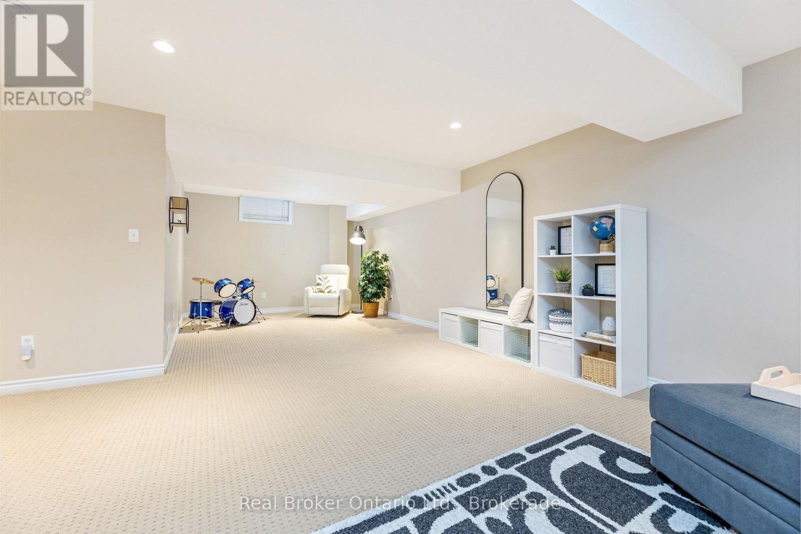 22 Atto Drive Property Photo 28