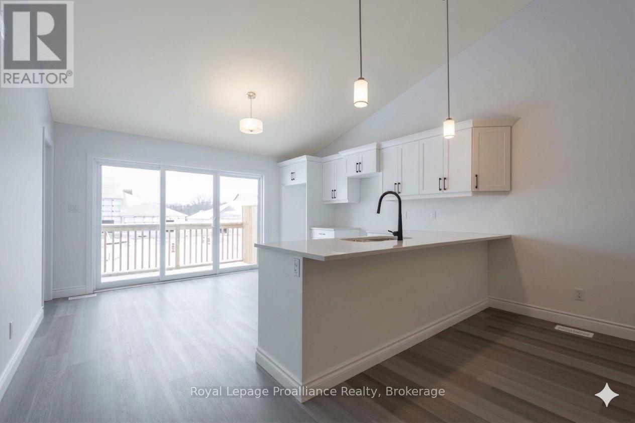 119 Farrington Crescent Property Photo 7