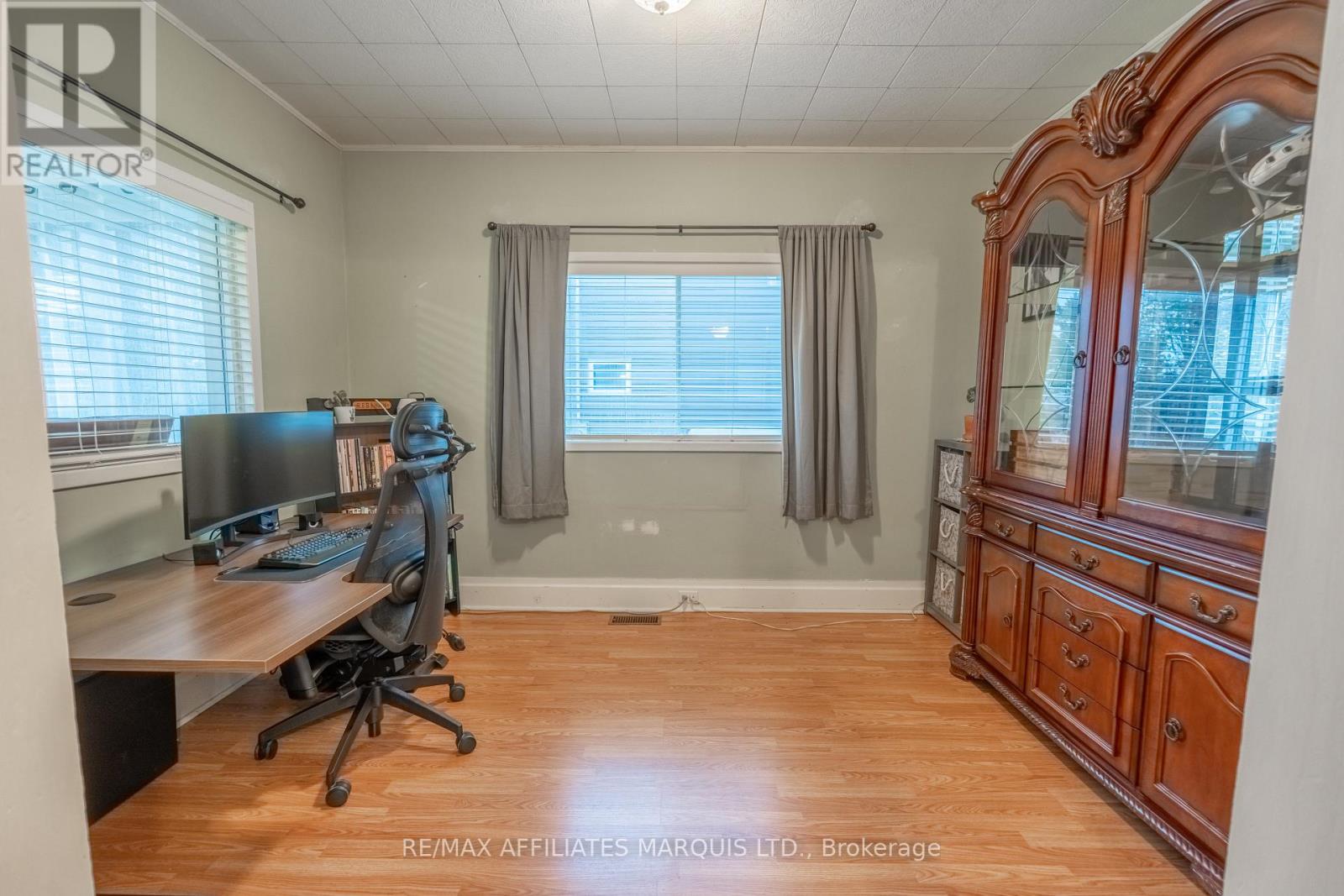 311 Fourth Street W Property Photo 10