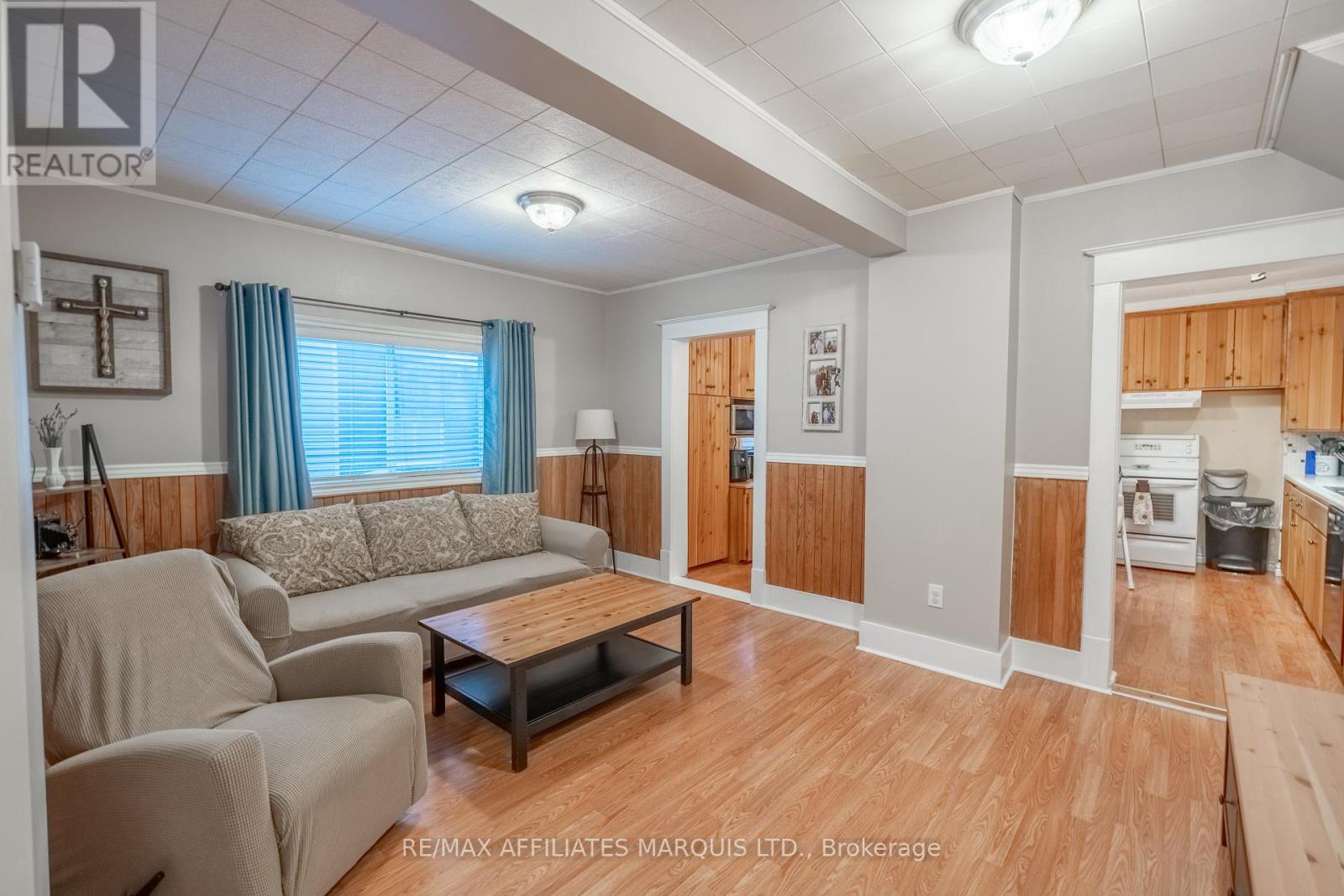 311 Fourth Street W Property Photo 12