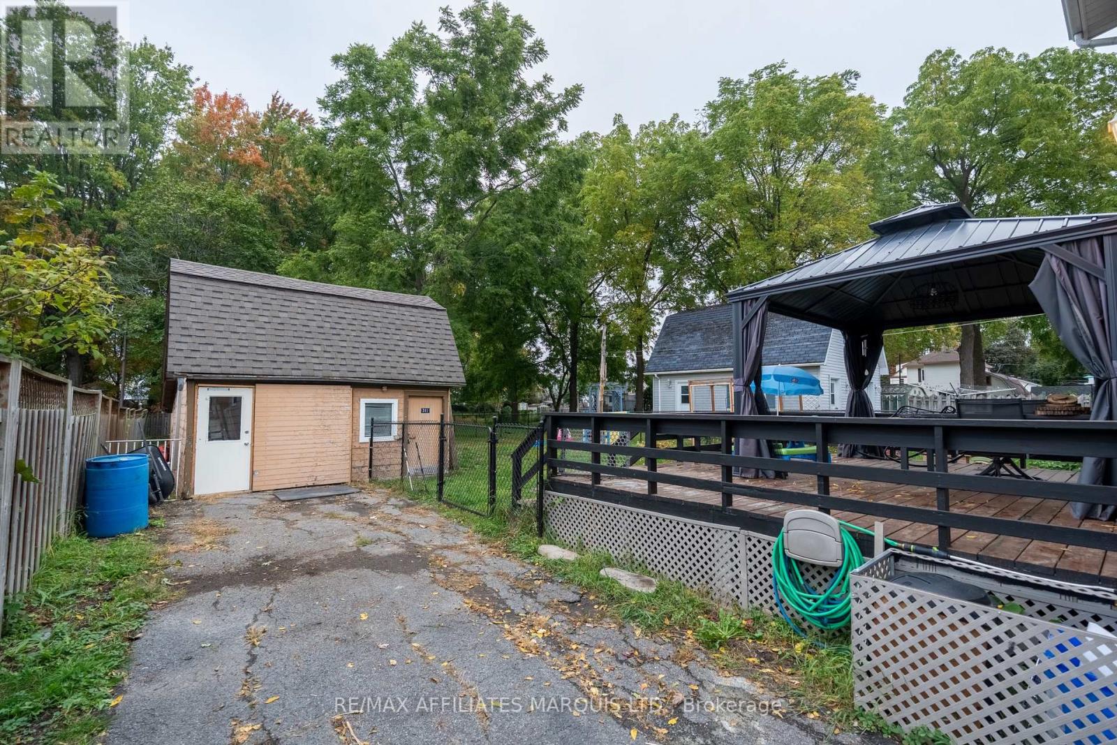311 Fourth Street W Property Photo 24