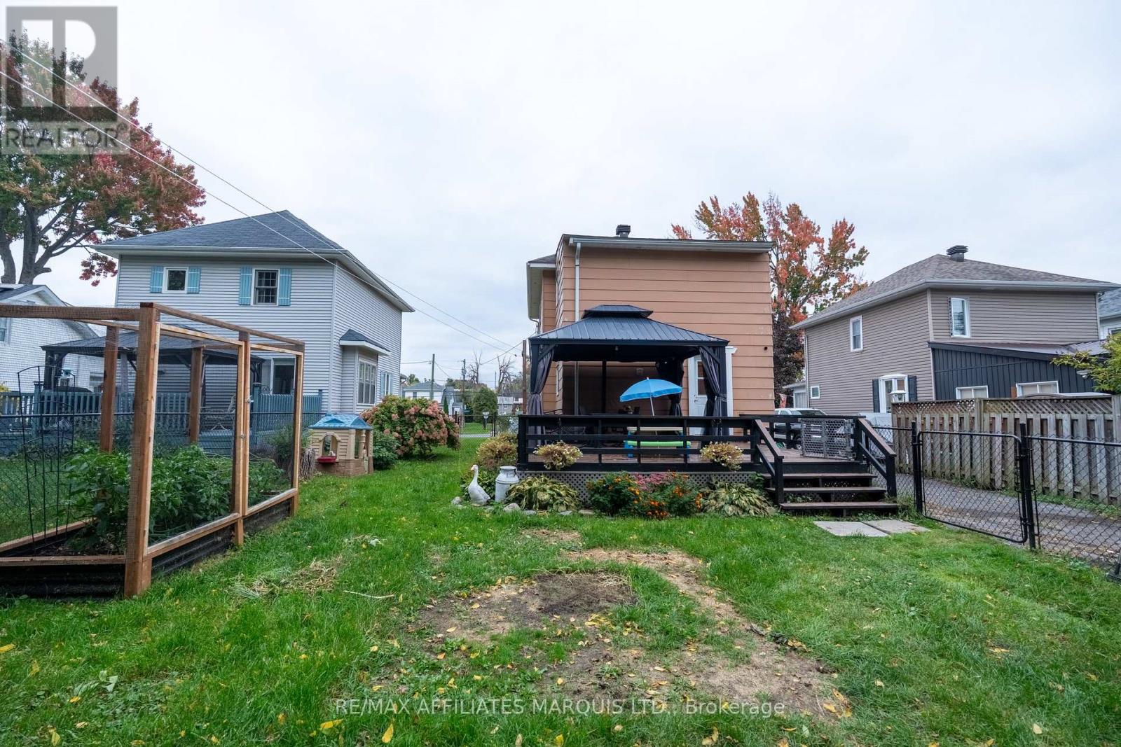 311 Fourth Street W Property Photo 29