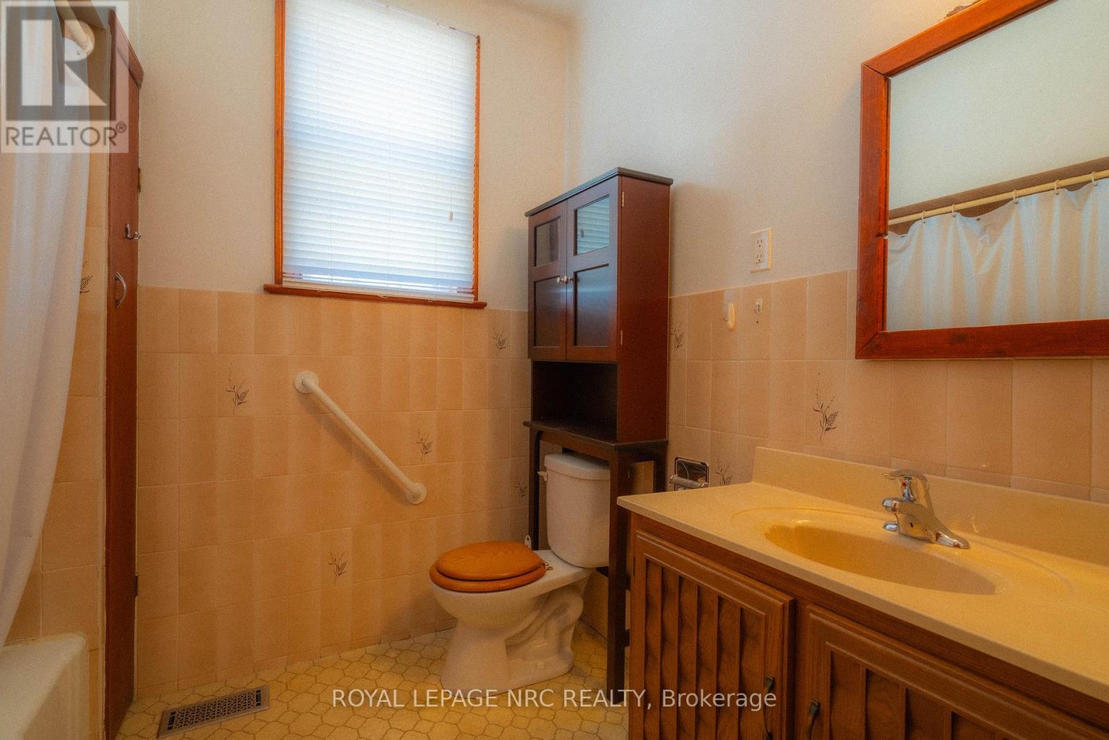 56 Lyons Avenue Property Photo 22