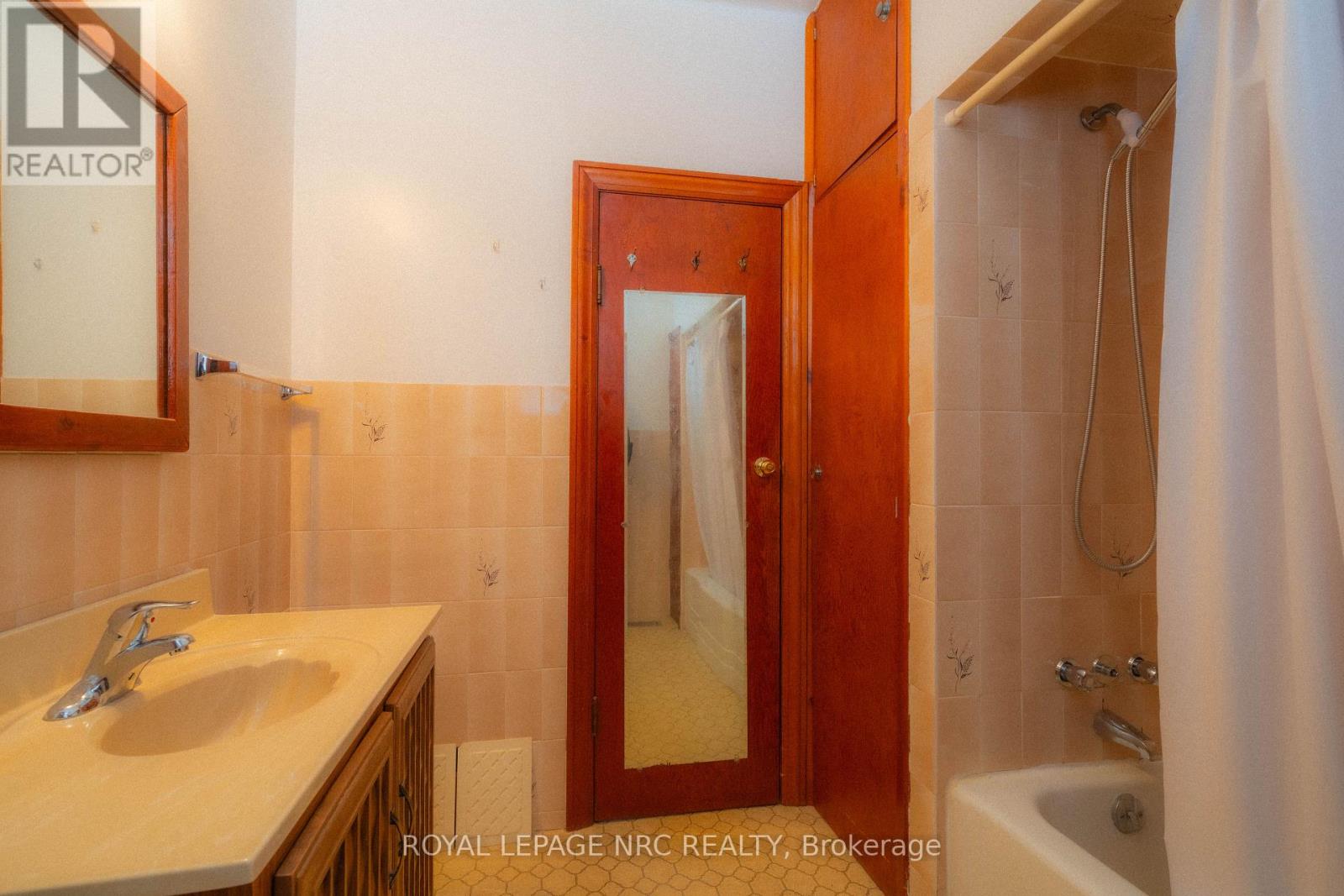 56 Lyons Avenue Property Photo 23