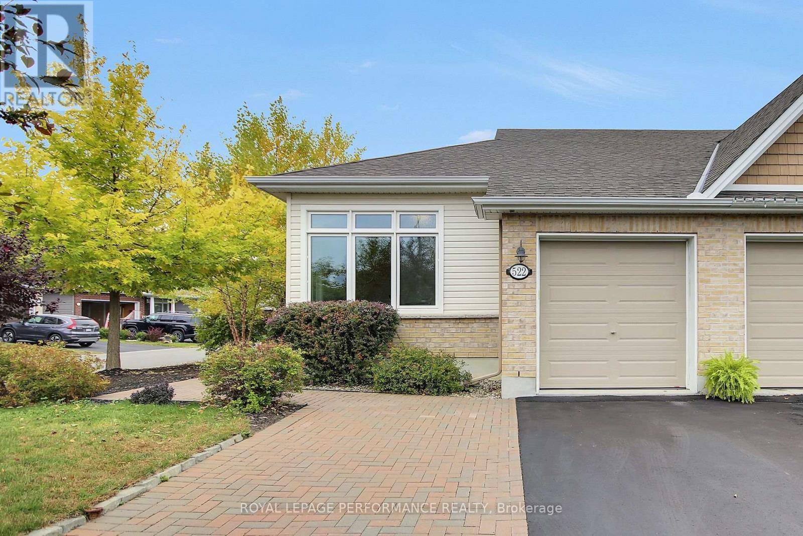 522 Silverbell Crescent Property Photo 3