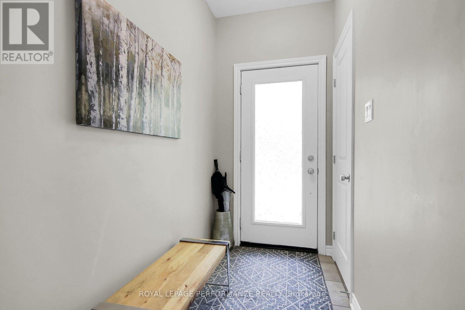 522 Silverbell Crescent Property Photo 6