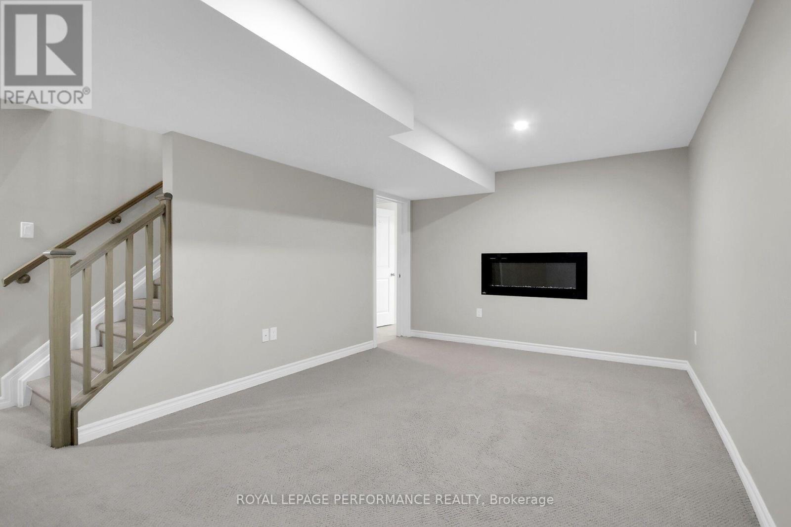 522 Silverbell Crescent Property Photo 24