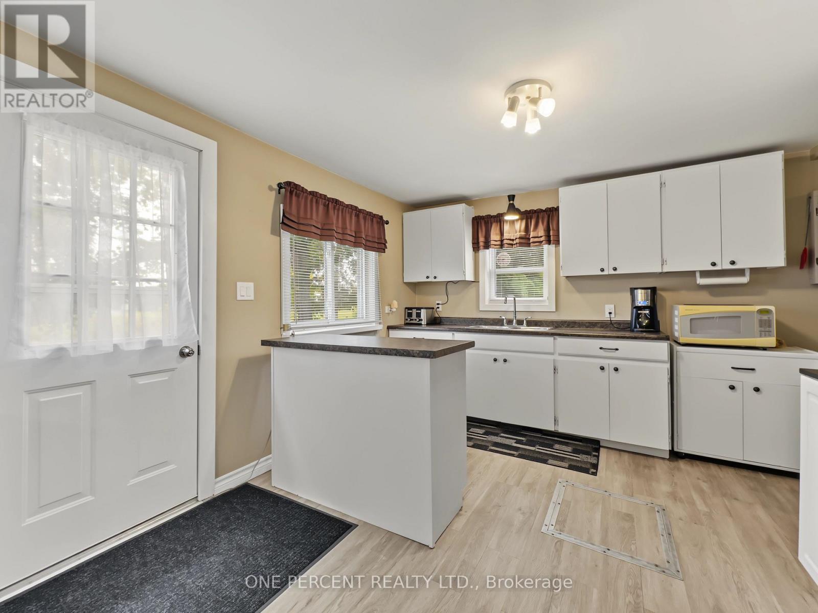 1619 Centreville Road Property Photo 11