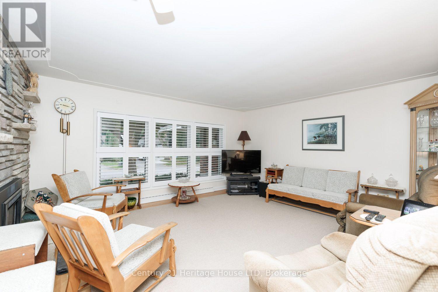 5159 Shirley Avenue Property Photo 8