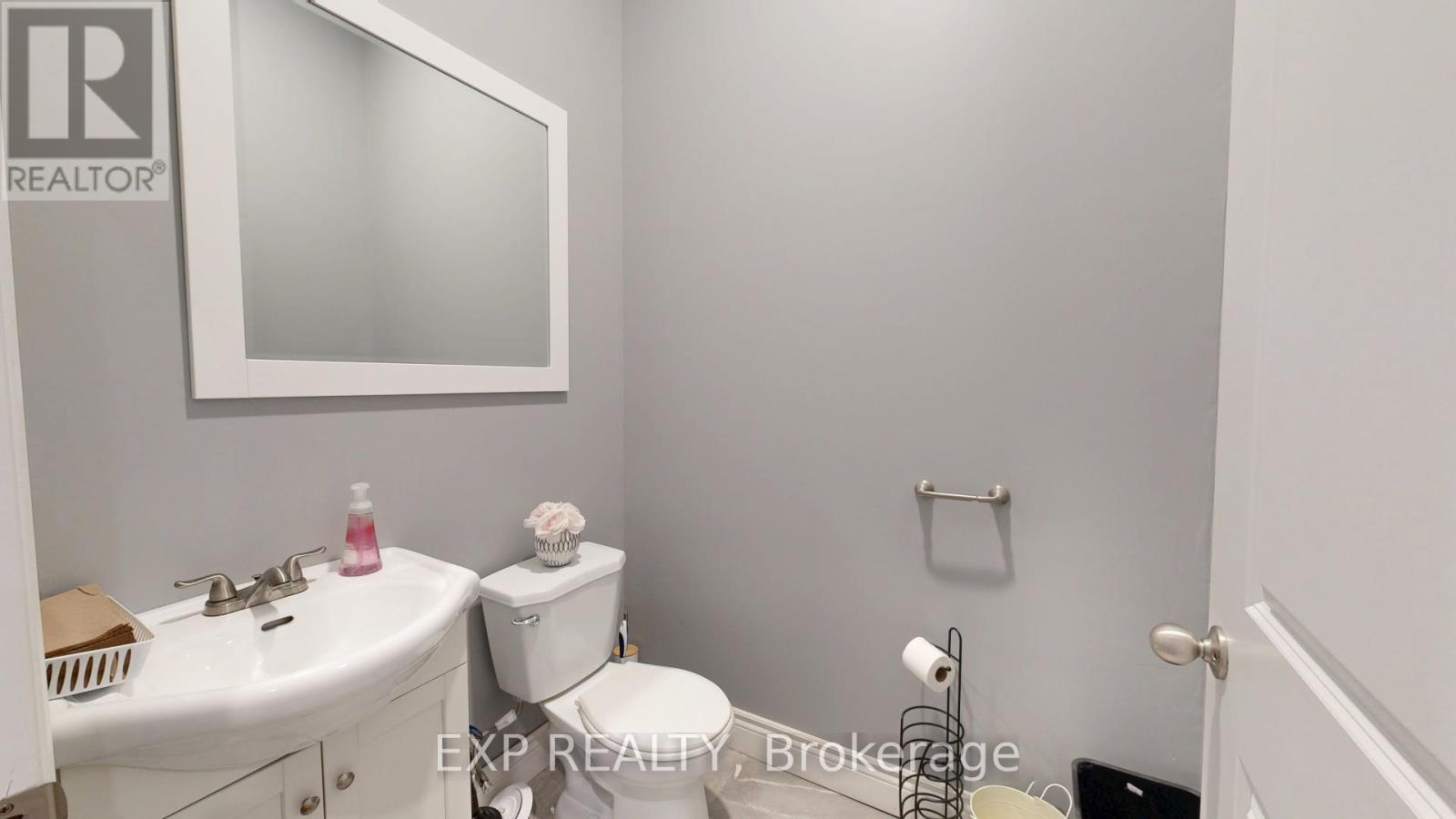 4 - 540 Clarke Road Property Photo 7