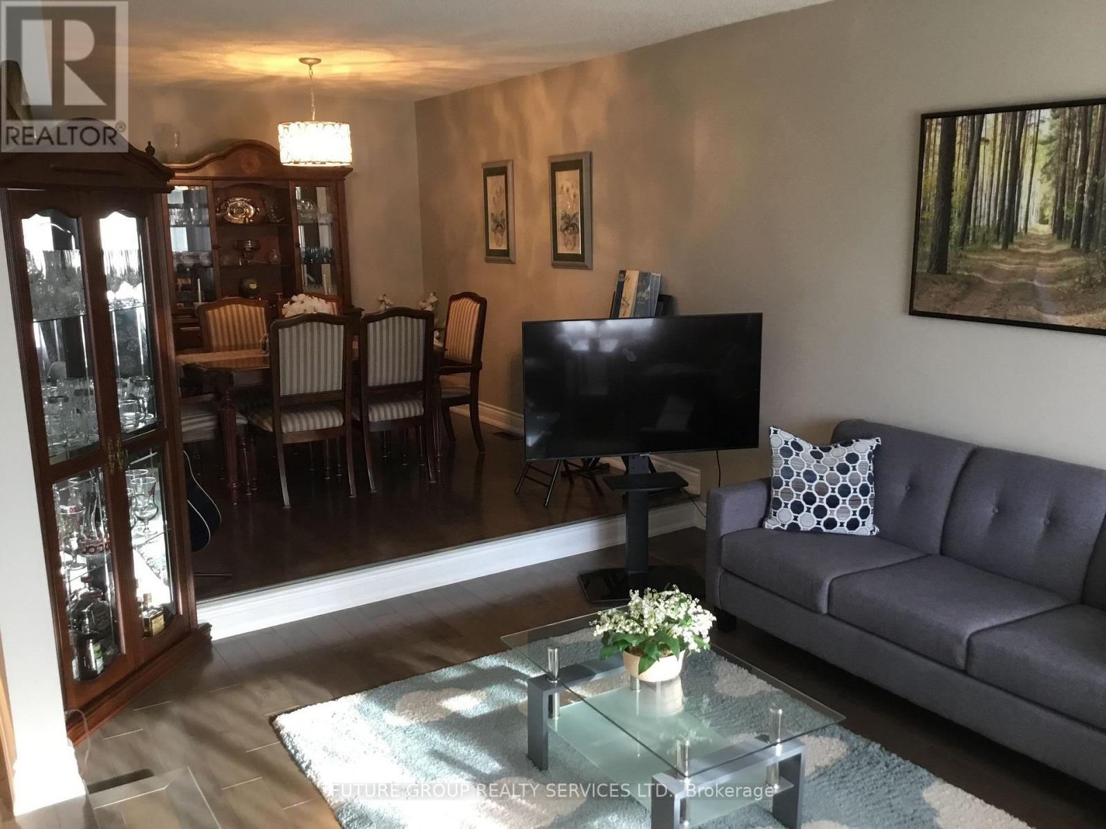 40 Lyton Crescent Property Photo 2