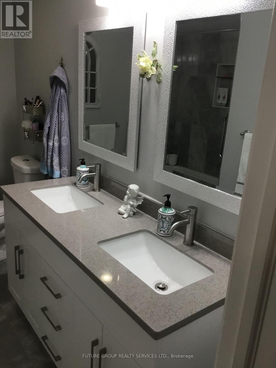 40 Lyton Crescent Property Photo 11
