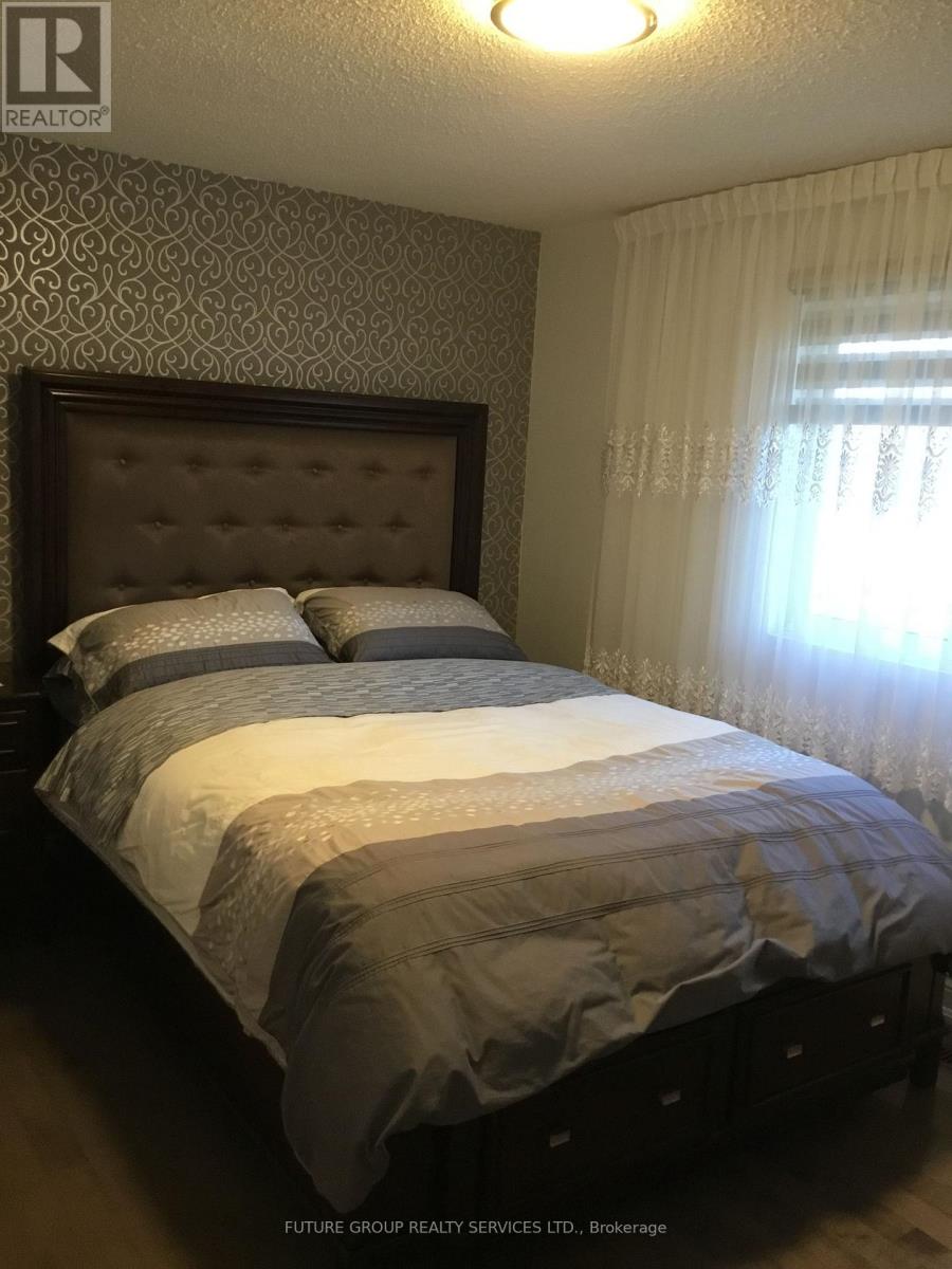 40 Lyton Crescent Property Photo 12