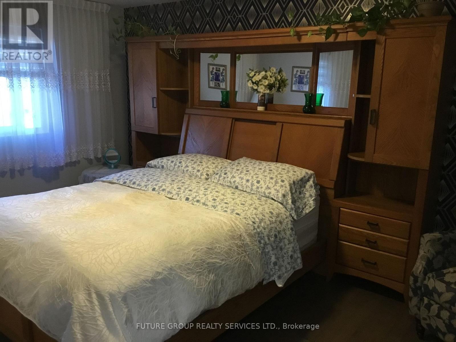 40 Lyton Crescent Property Photo 14