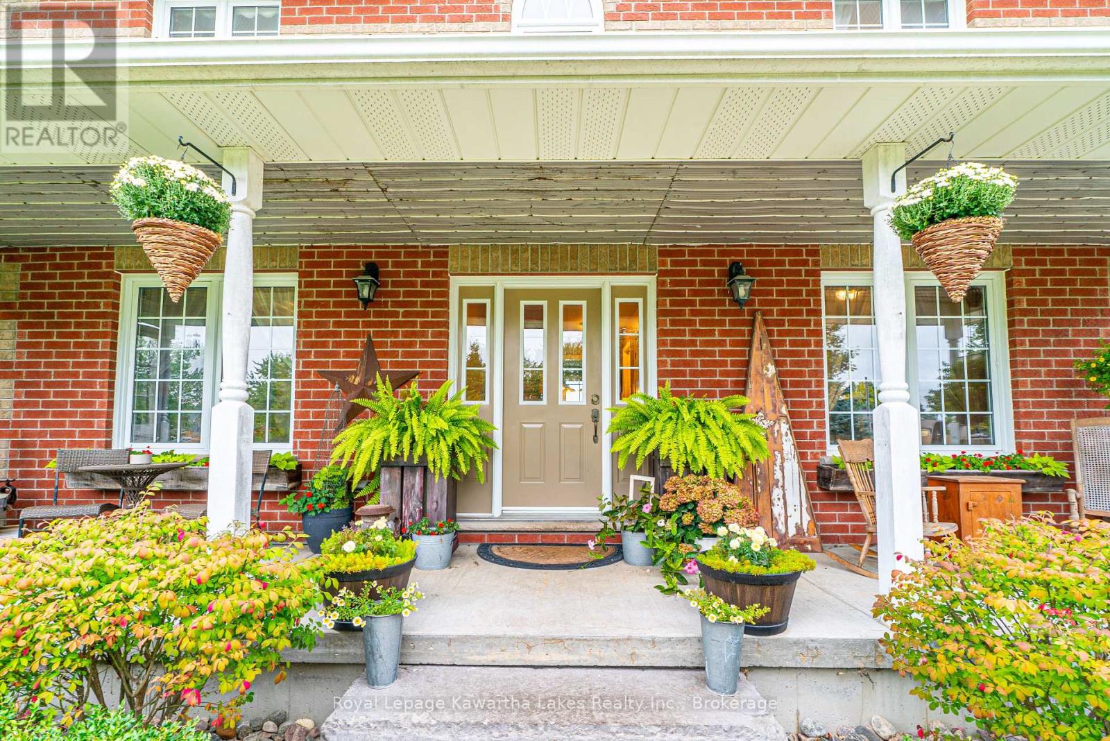 929 Eldon Road Property Photo 4