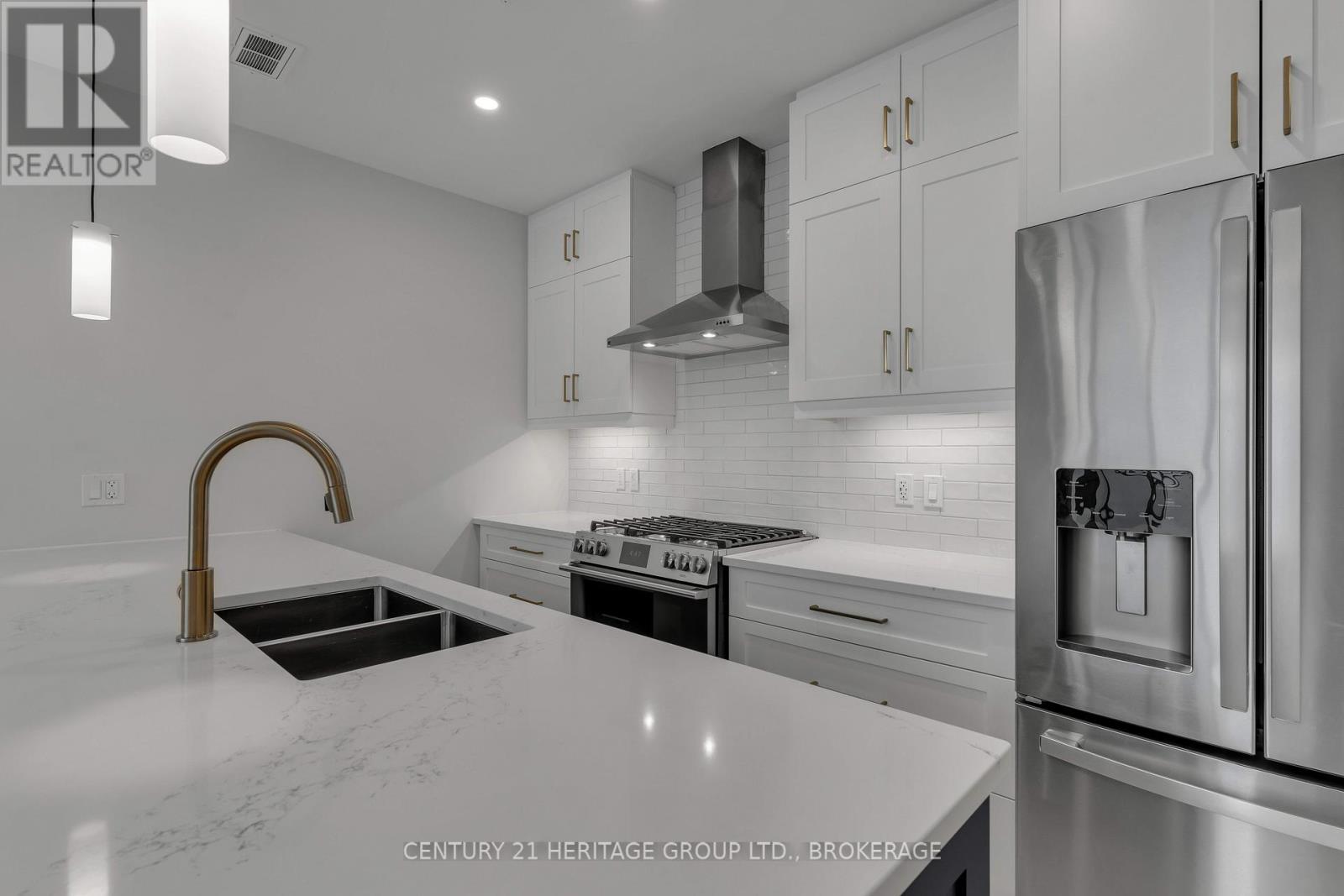 607 - 129 South Street Property Photo 18