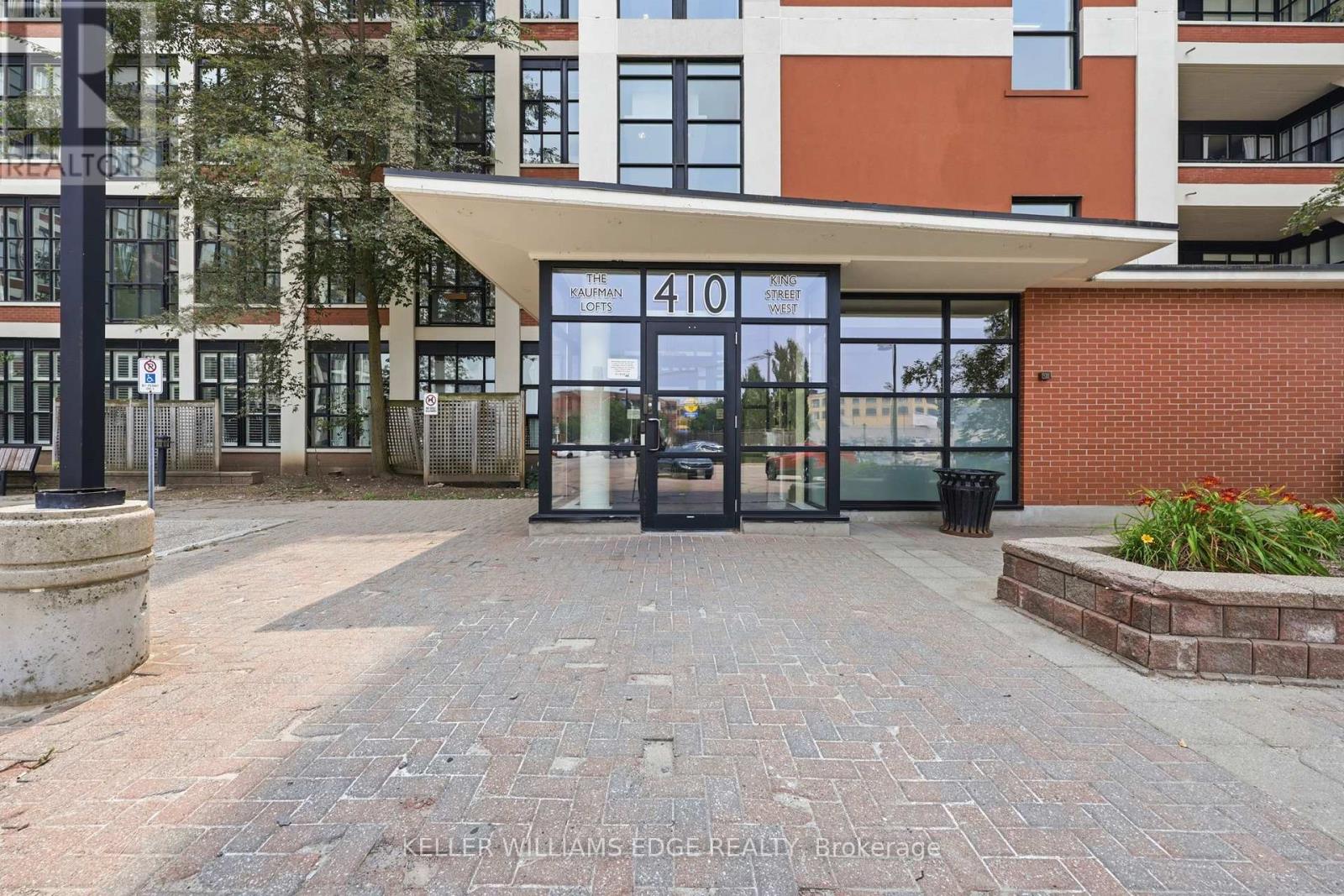 307 - 410 King Street W Property Photo 2