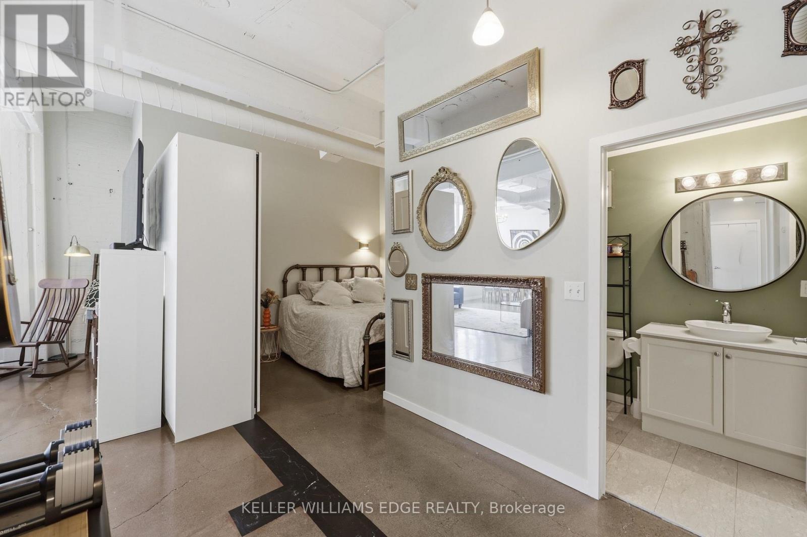307 - 410 King Street W Property Photo 15
