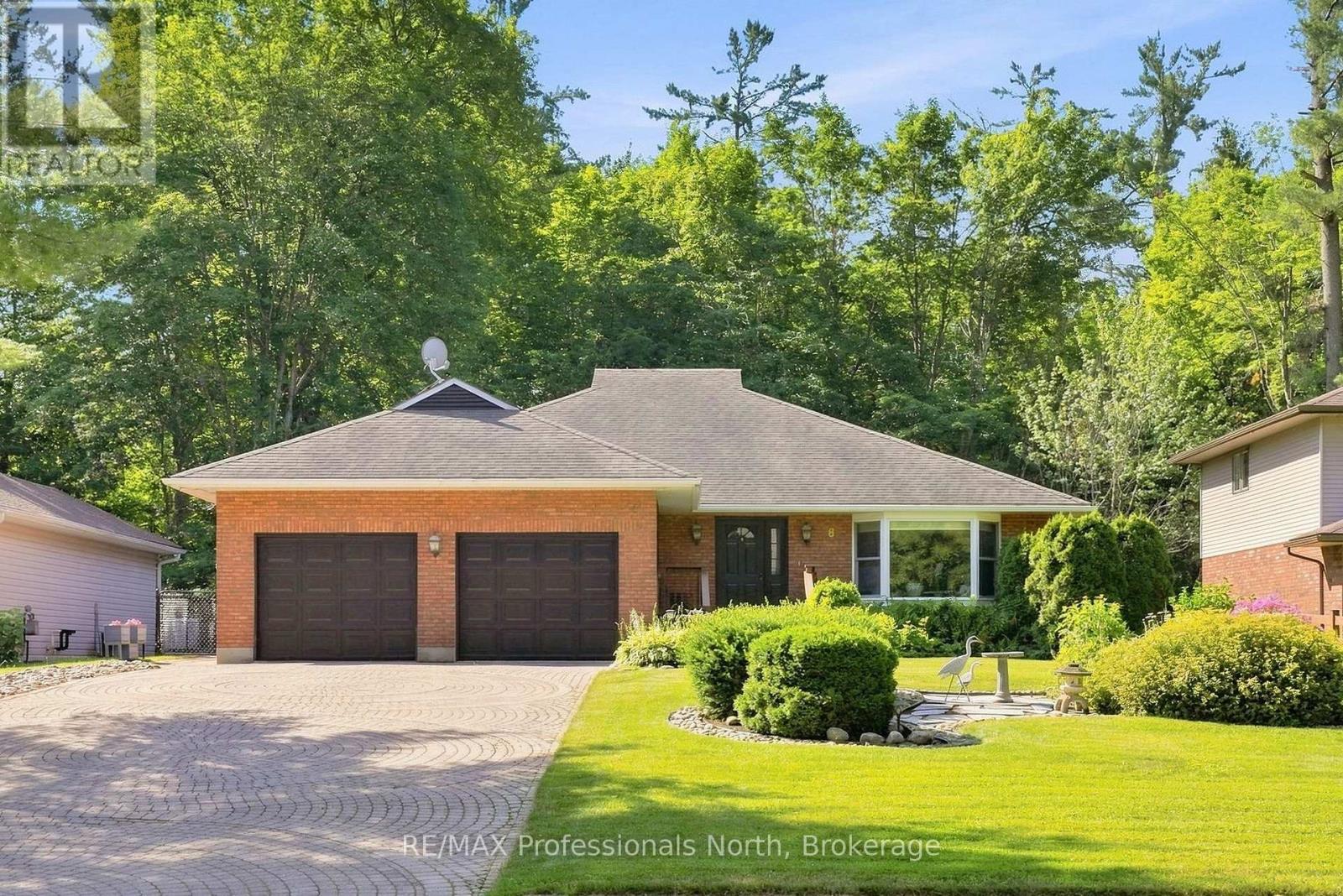 8 Palmer Court Property Photo 1