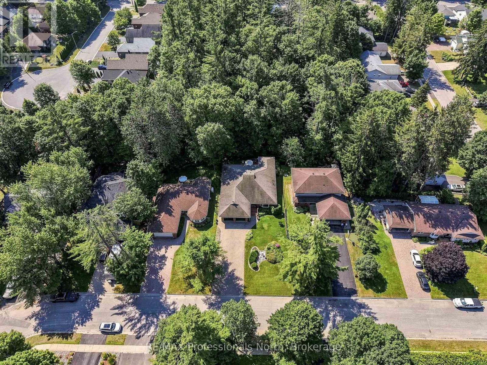 8 Palmer Court Property Photo 6