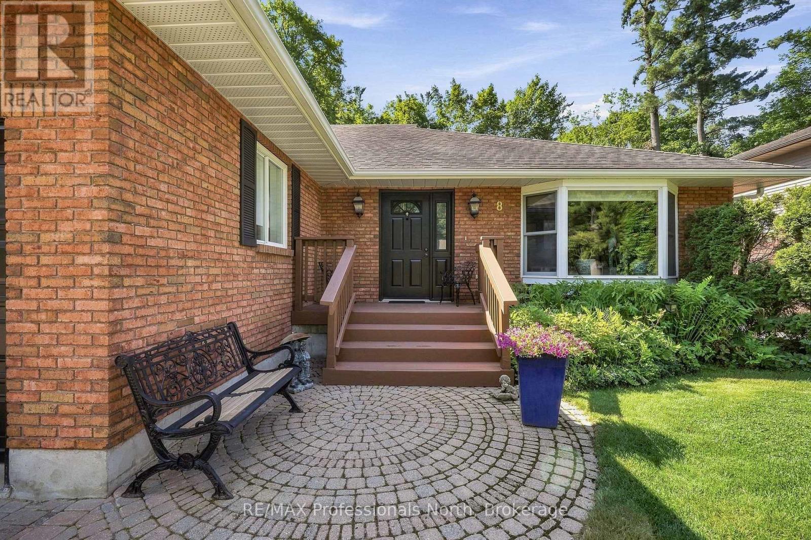 8 Palmer Court Property Photo 8