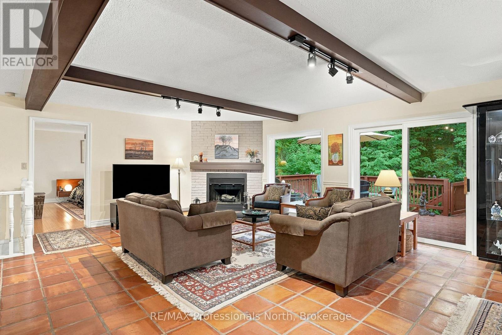 8 Palmer Court Property Photo 12