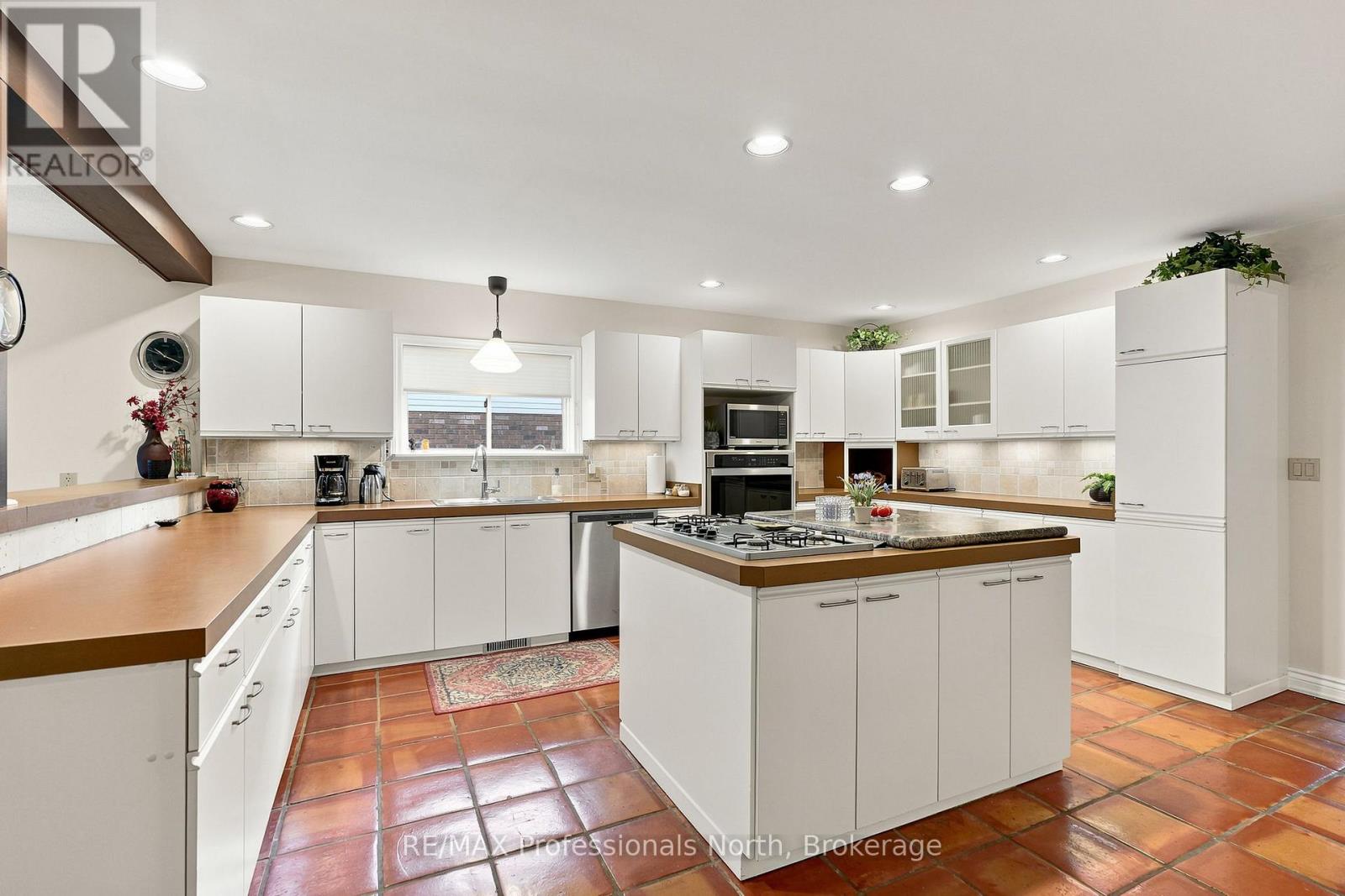 8 Palmer Court Property Photo 24