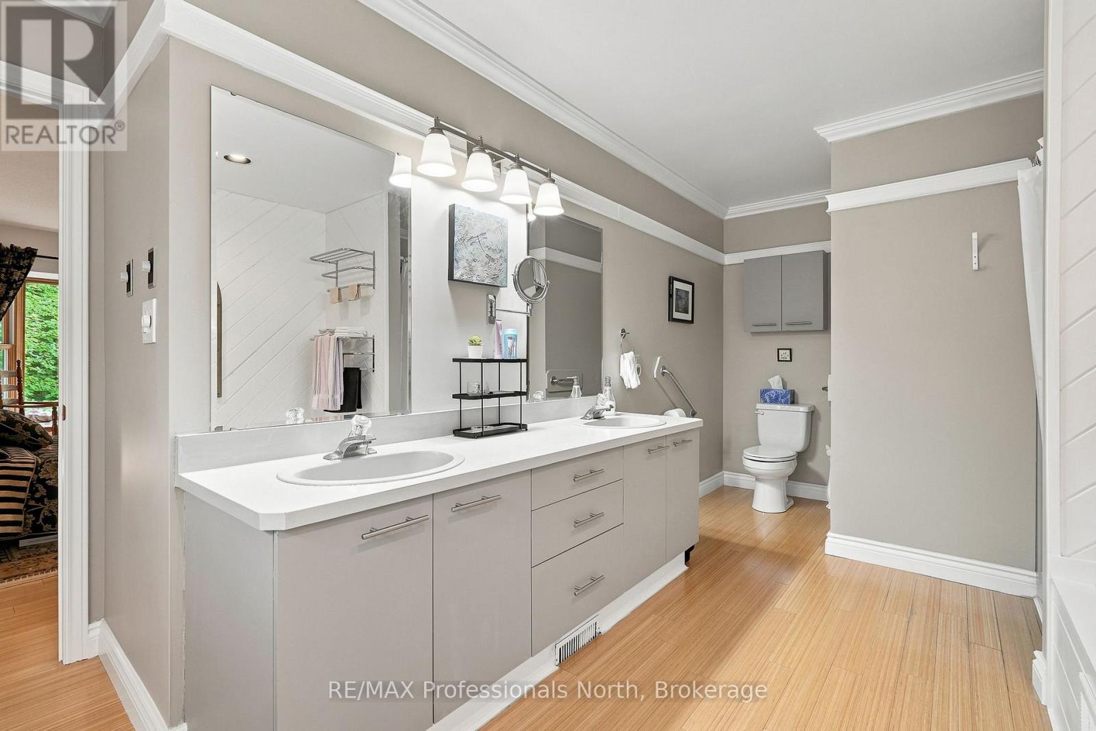 8 Palmer Court Property Photo 31