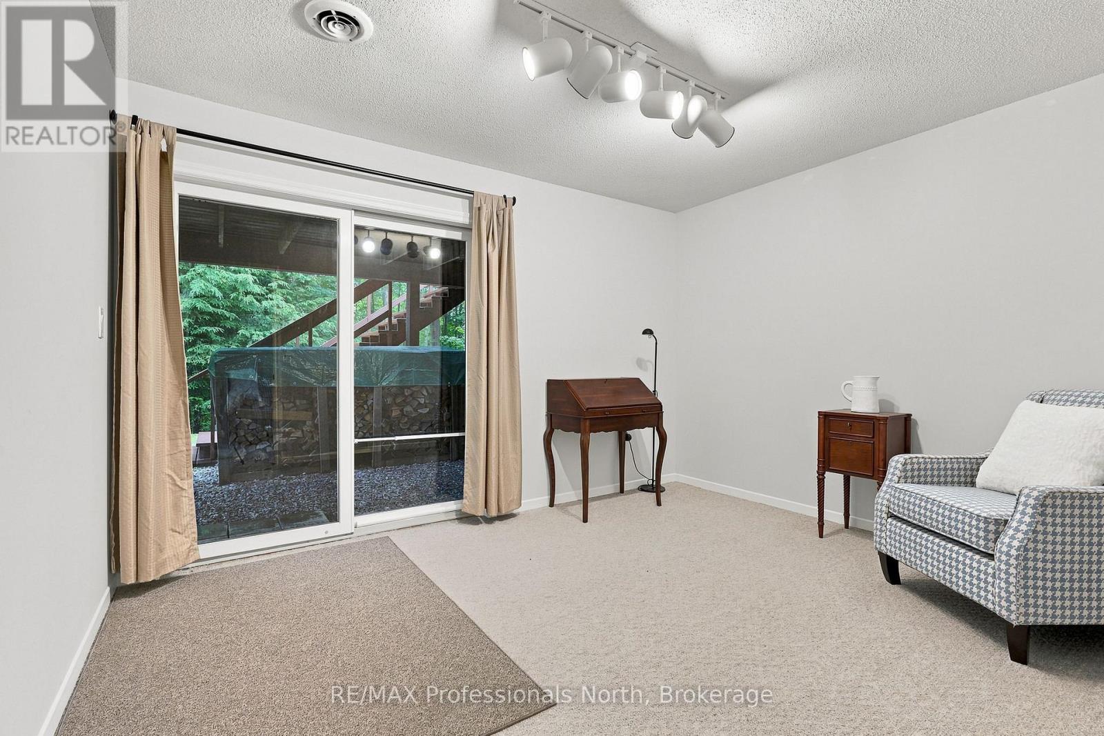 8 Palmer Court Property Photo 41