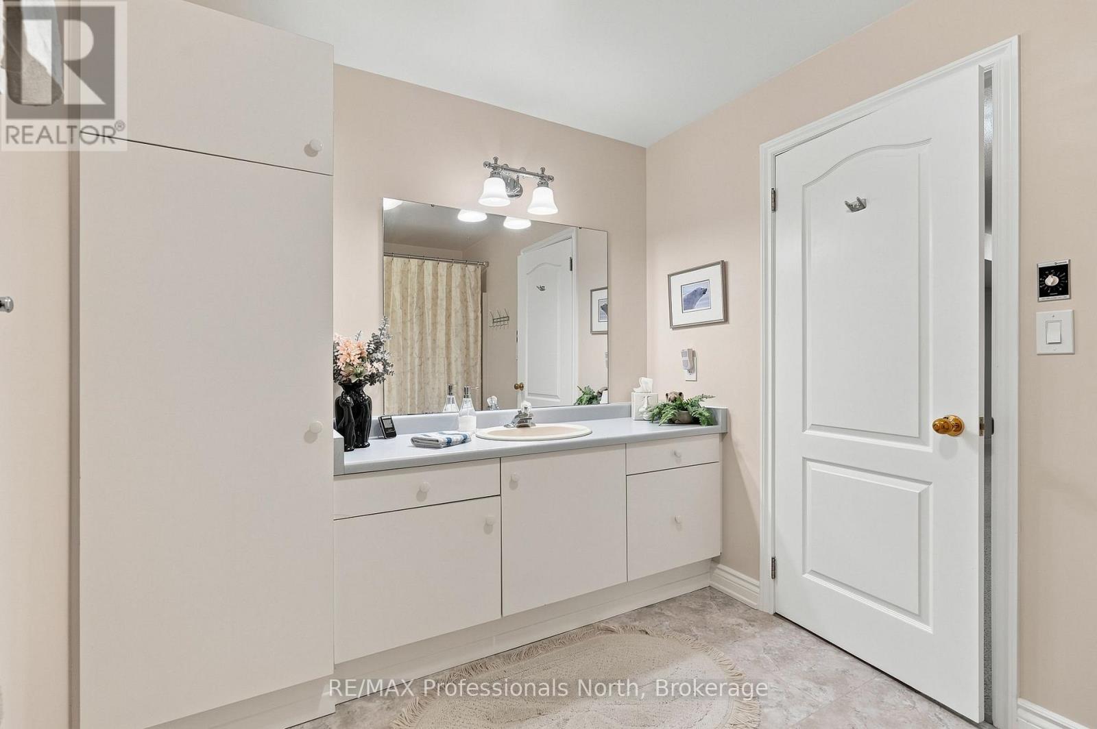 8 Palmer Court Property Photo 48