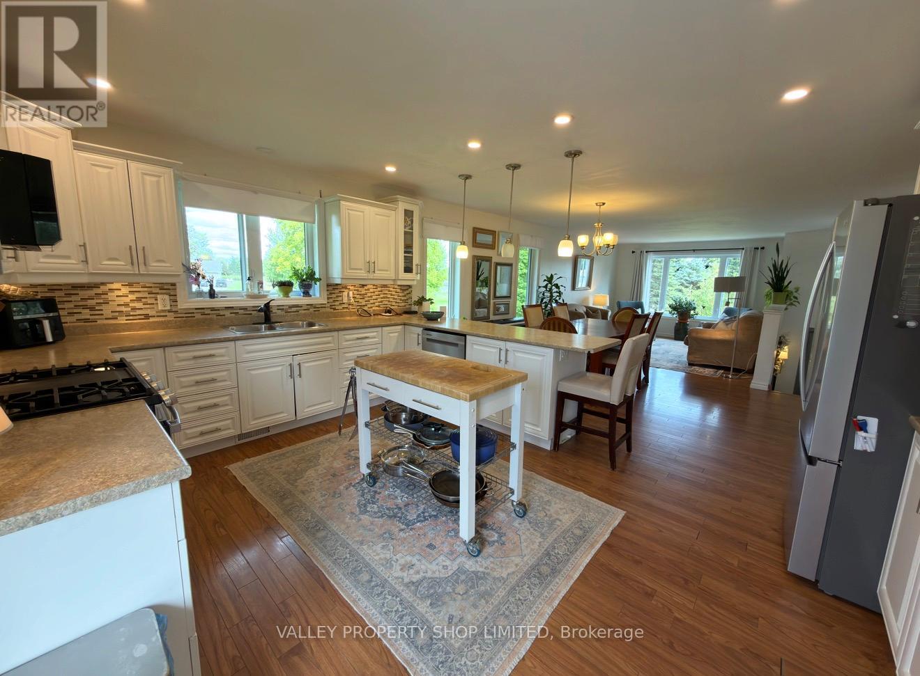 10 Kirk Court Property Photo 8