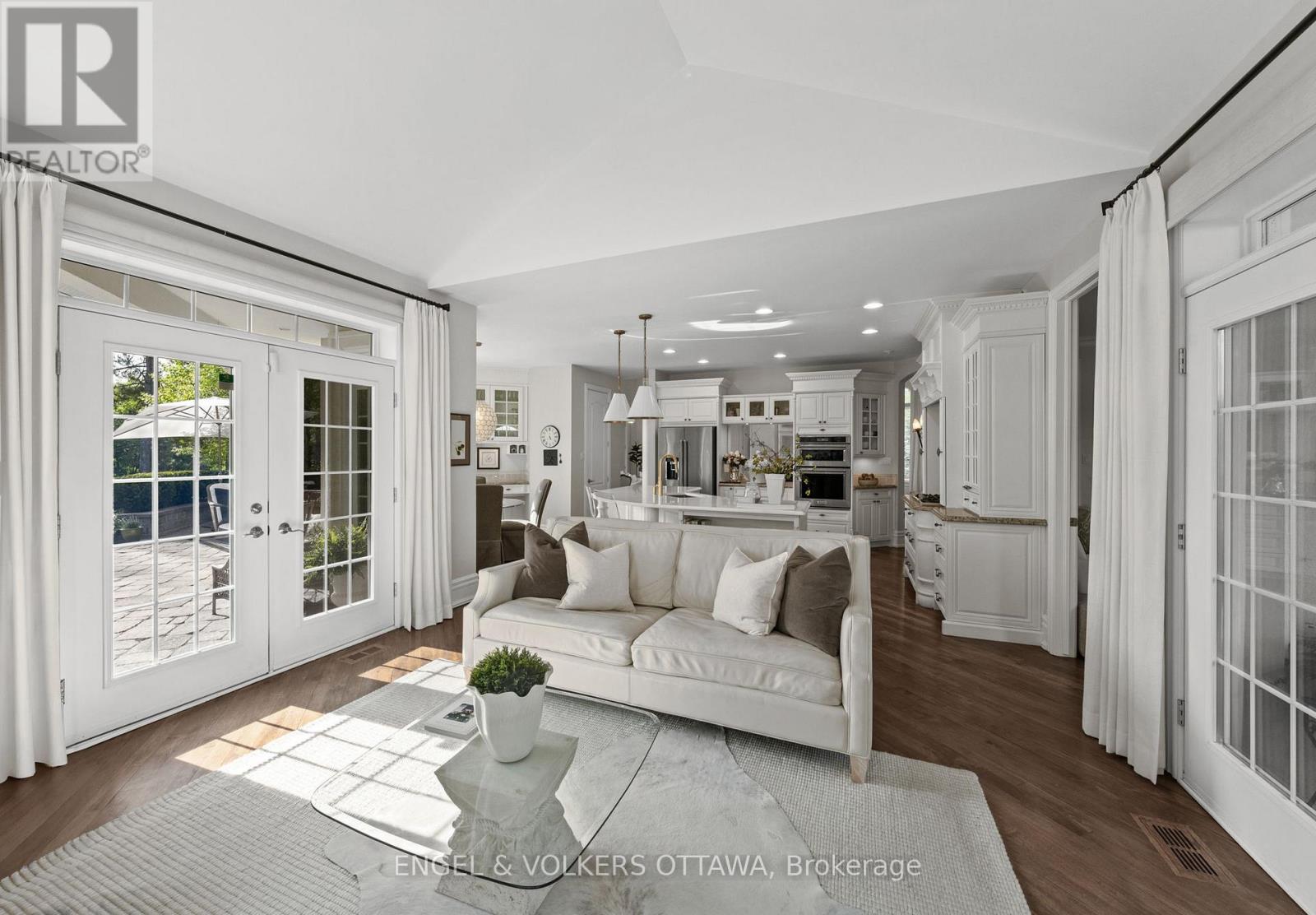 6197 Ottawa Street Property Photo 15