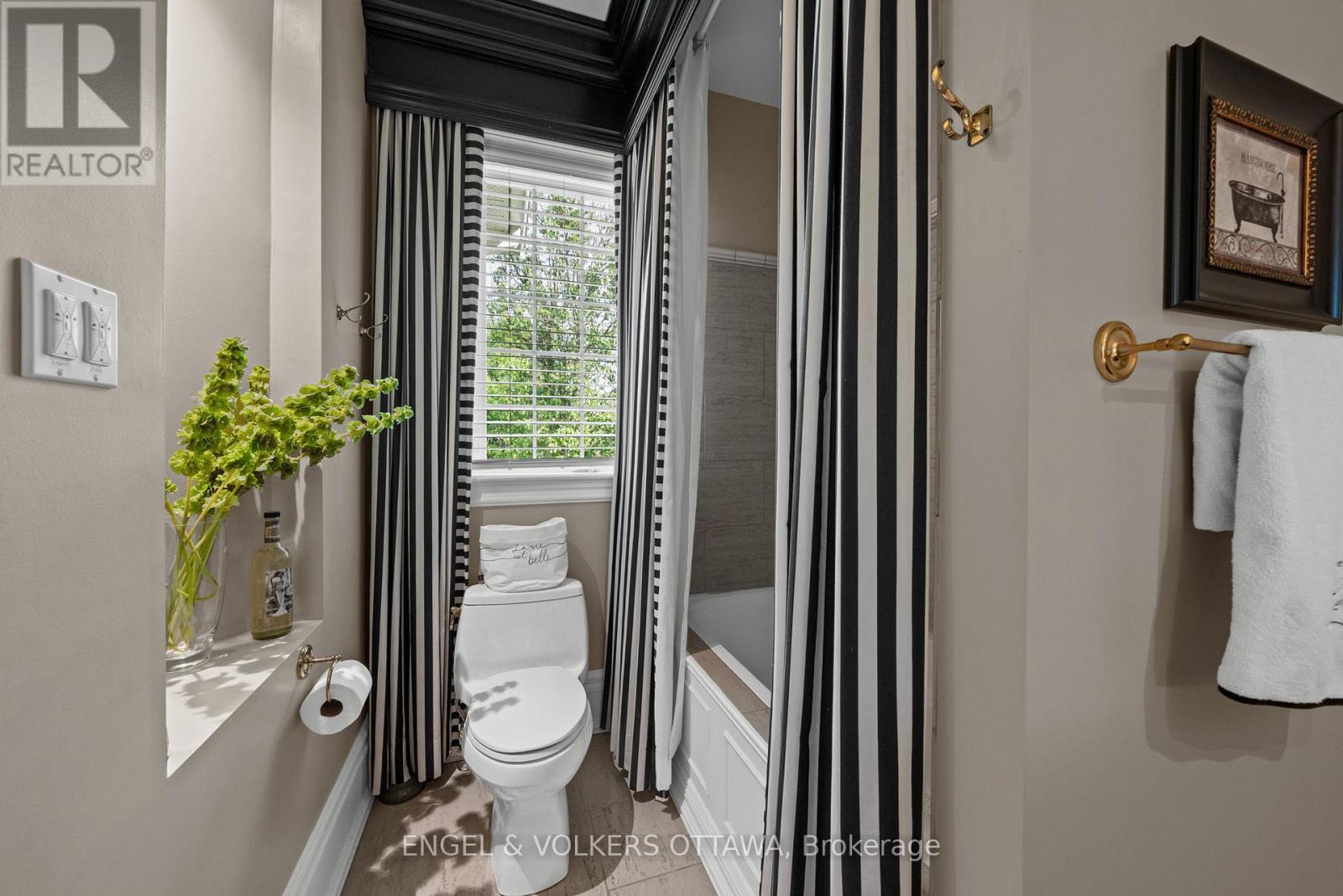 6197 Ottawa Street Property Photo 24
