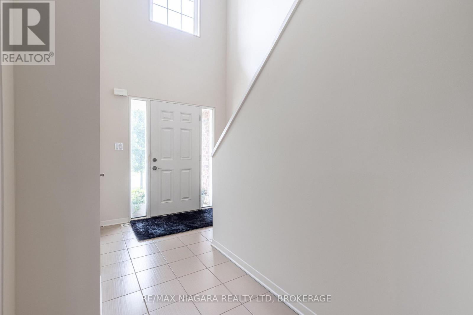 8625 Upper Canada Drive Property Photo 13