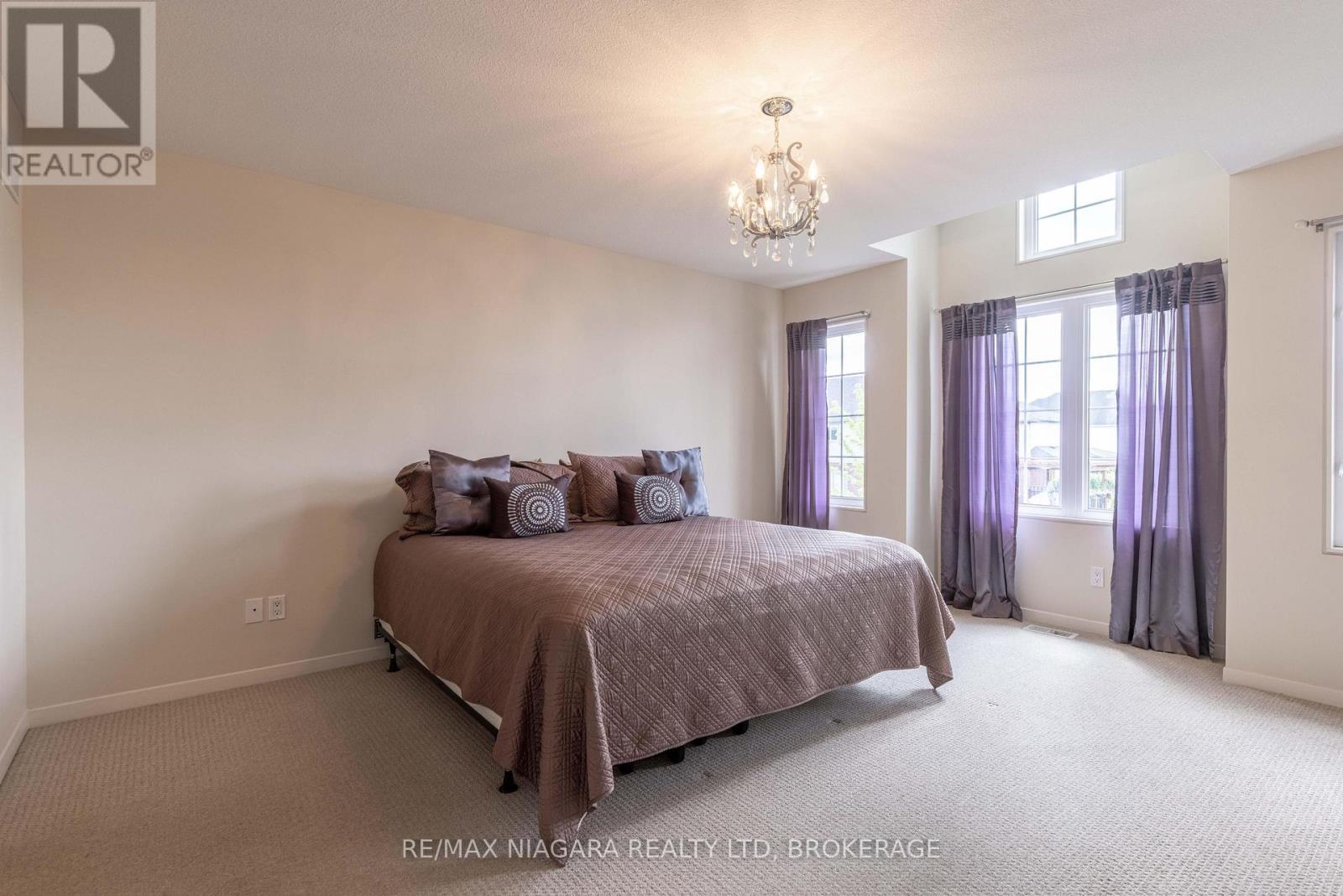 8625 Upper Canada Drive Property Photo 17