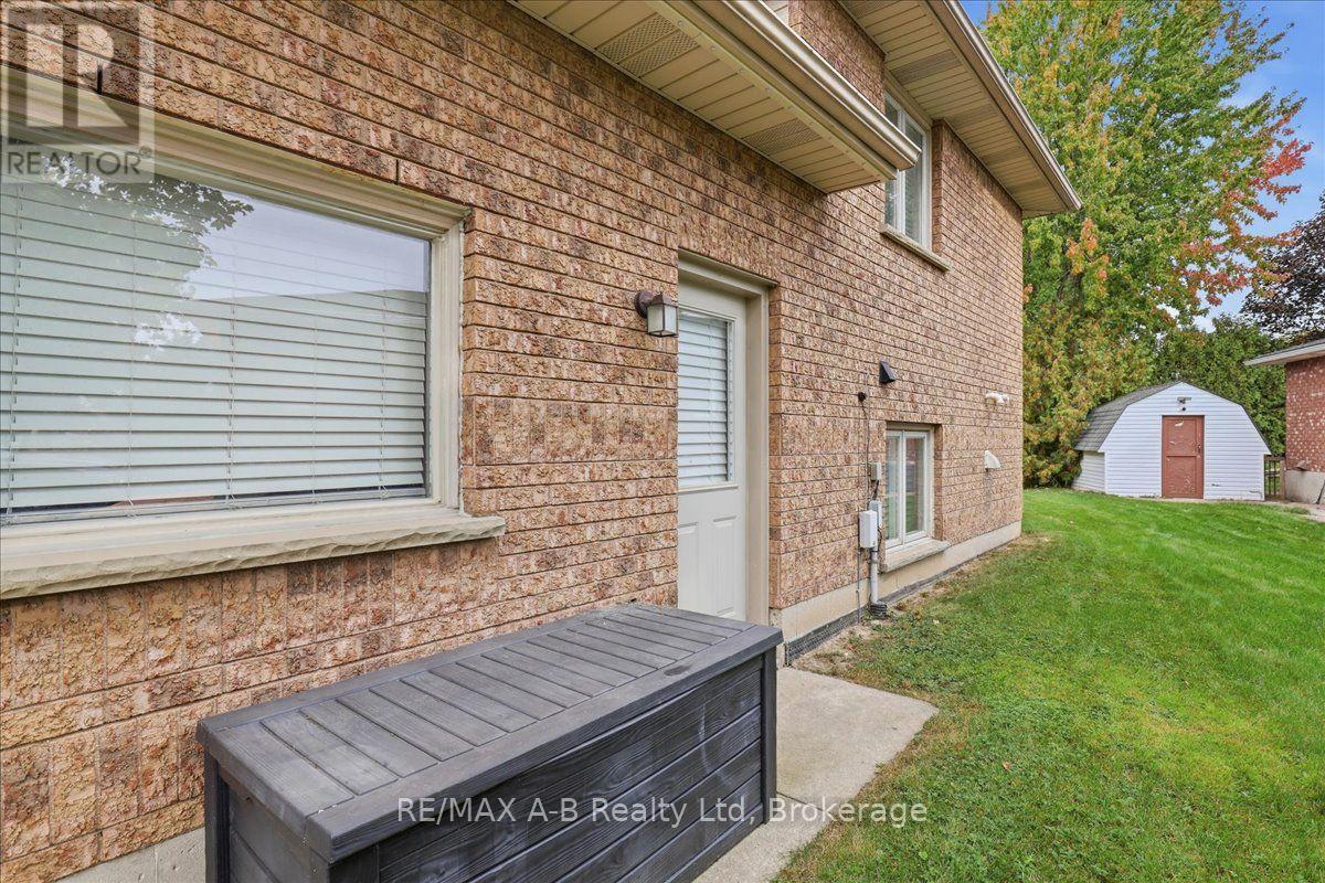 194 Norwood Court Property Photo 5
